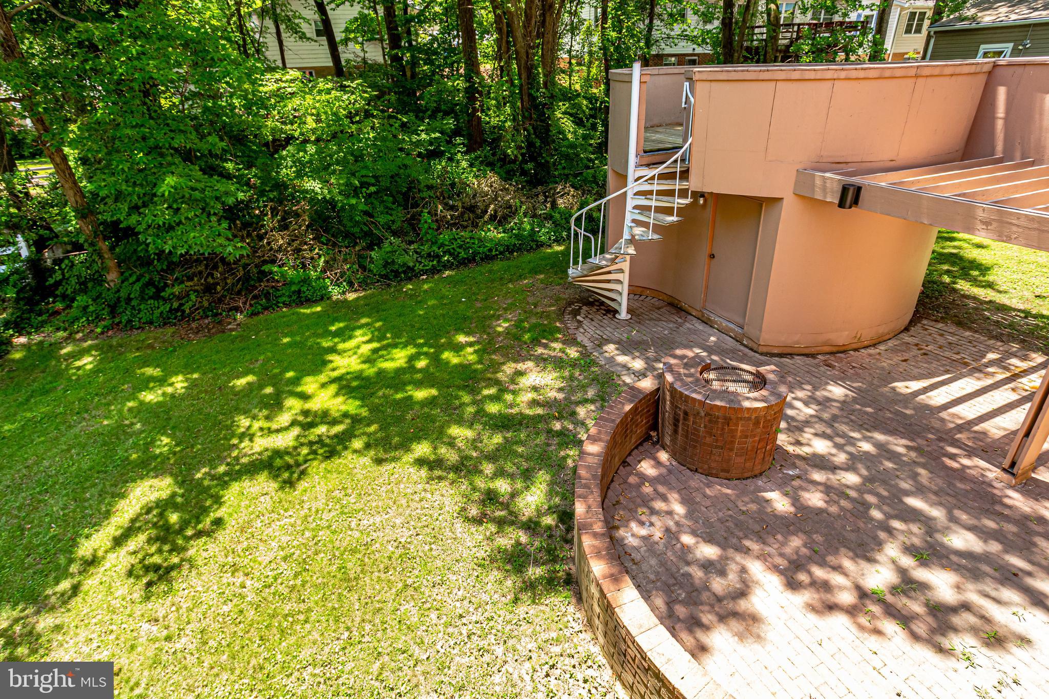 COLLEGE KNOLLS - Residential