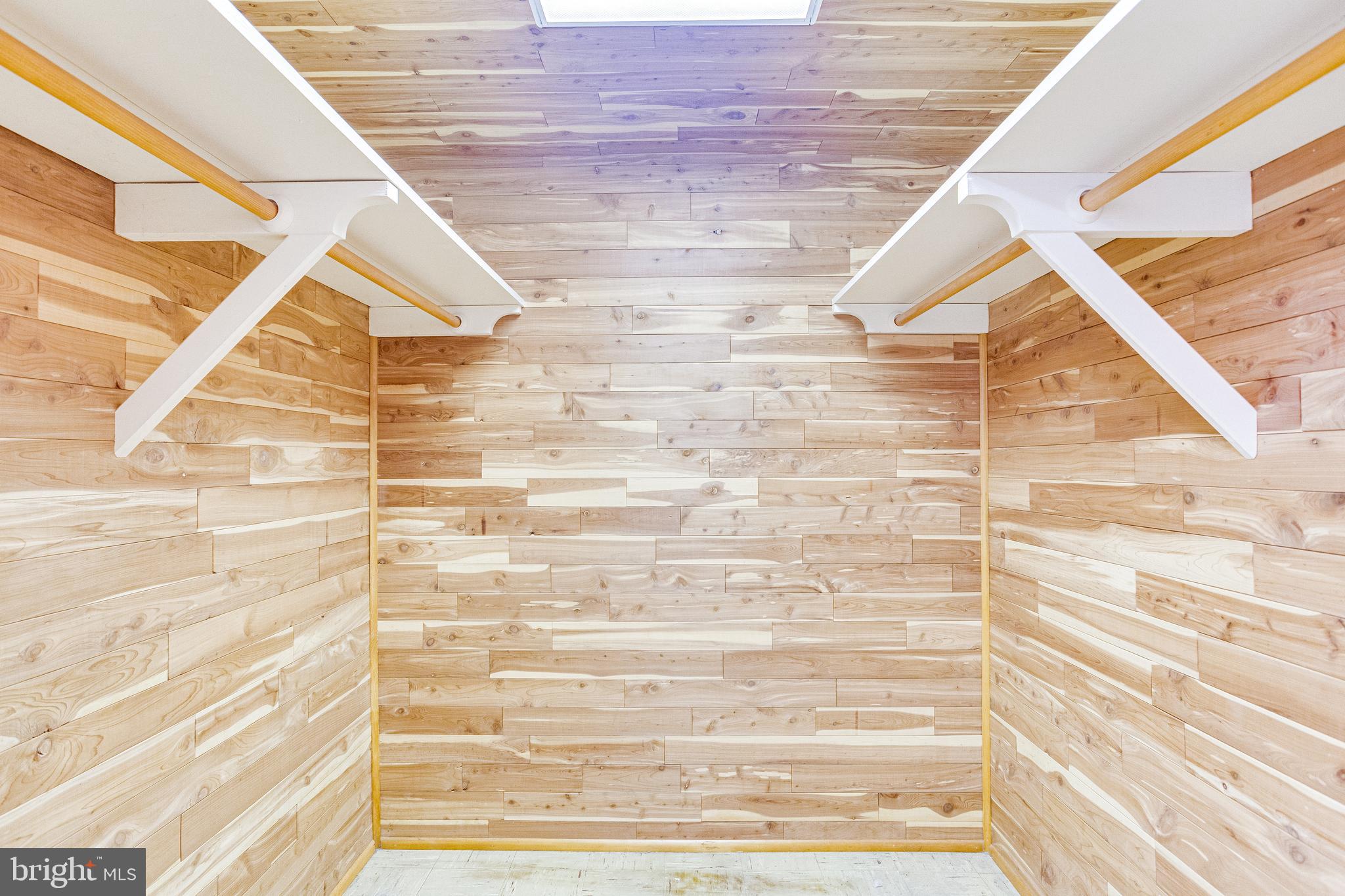 COLLEGE KNOLLS - Residential