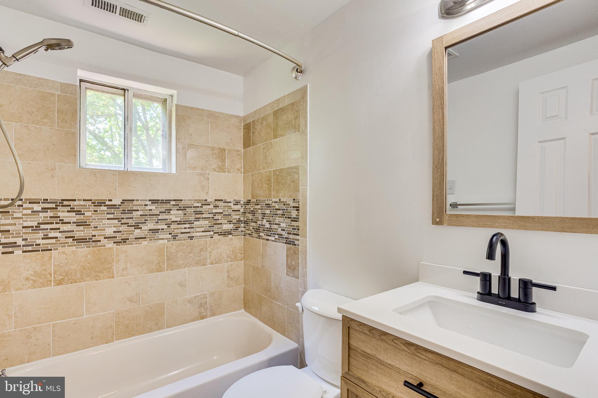 COLLEGE KNOLLS - Residential