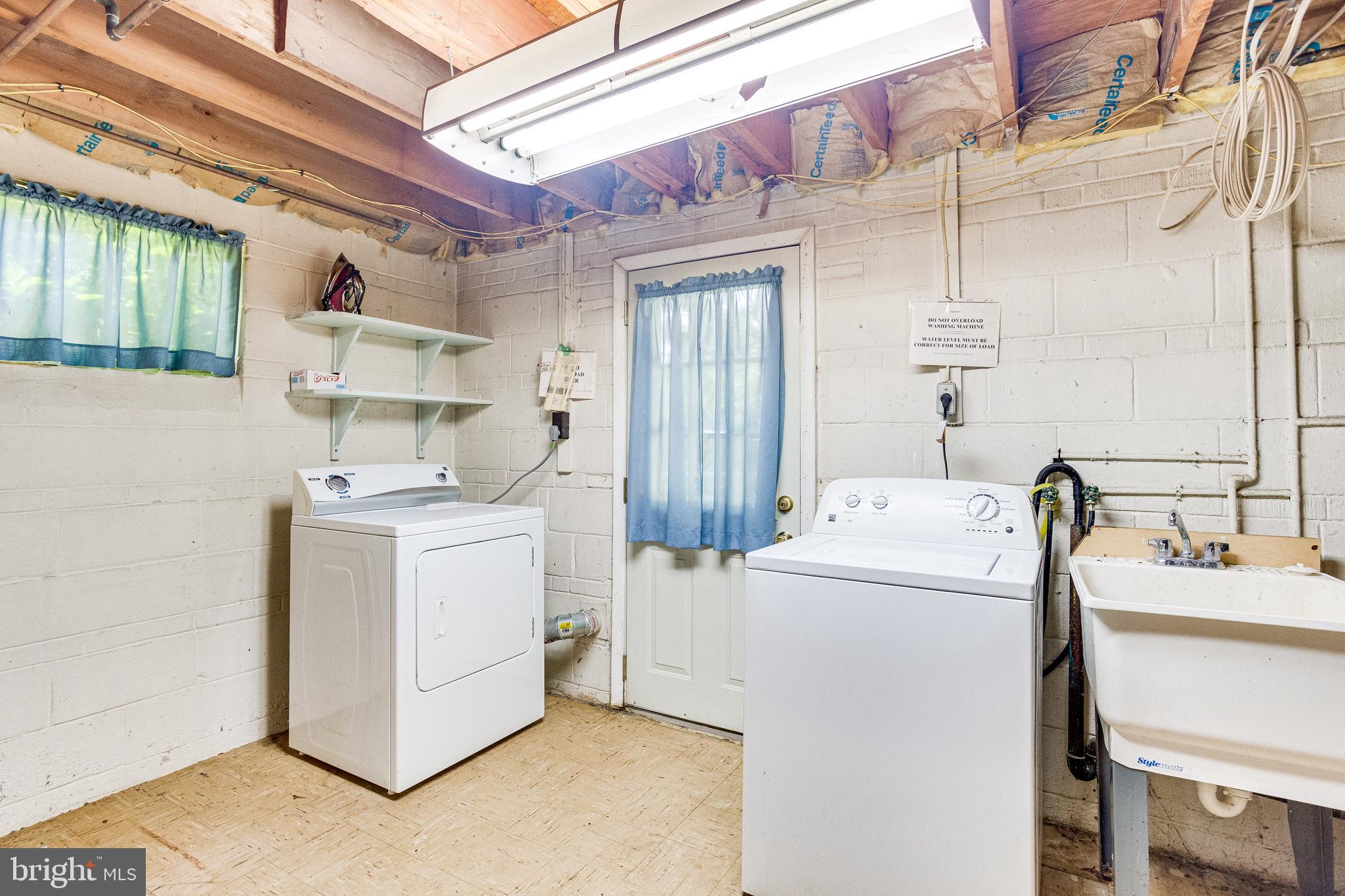 COLLEGE KNOLLS - Residential