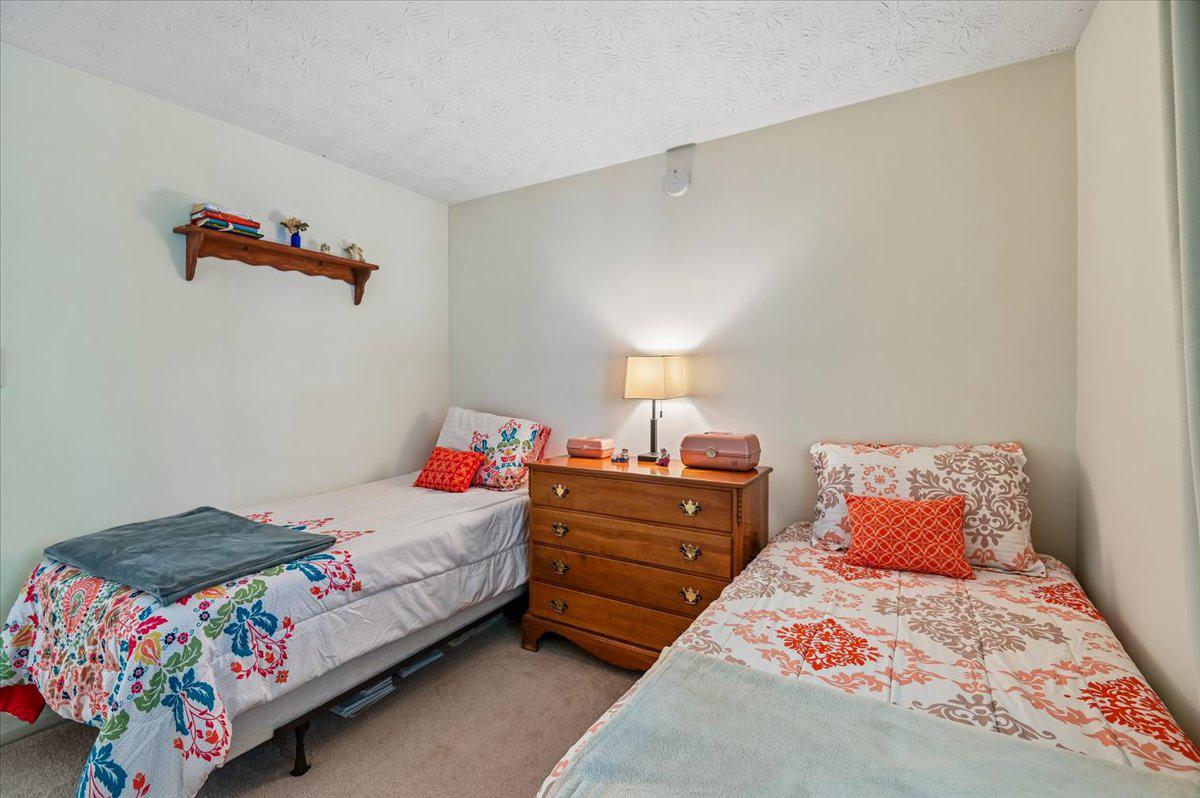 DEEP CREEK COMMONS - Residential