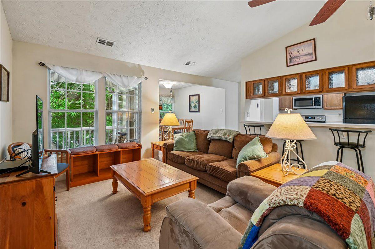 DEEP CREEK COMMONS - Residential