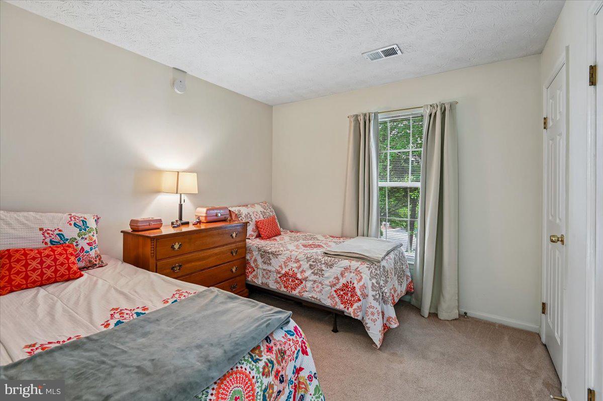 DEEP CREEK COMMONS - Residential