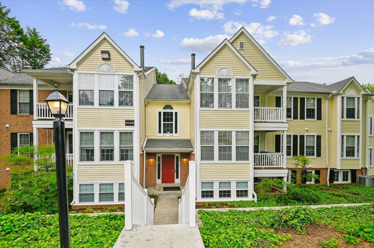 DEEP CREEK COMMONS - Residential