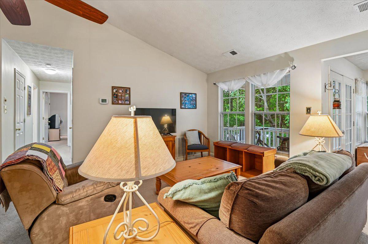DEEP CREEK COMMONS - Residential
