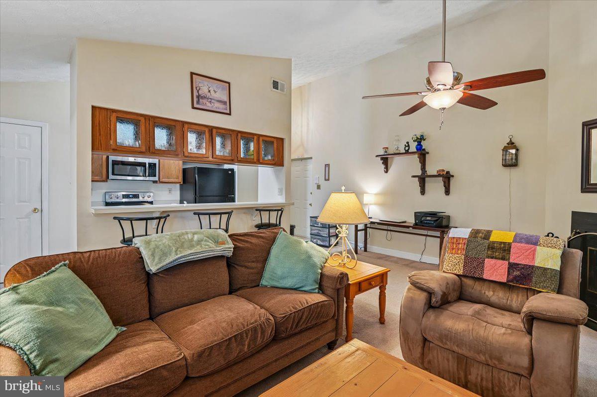 DEEP CREEK COMMONS - Residential