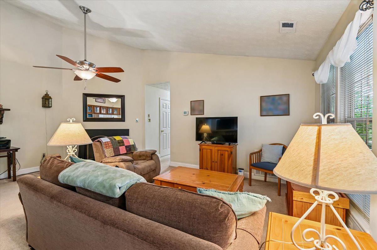DEEP CREEK COMMONS - Residential