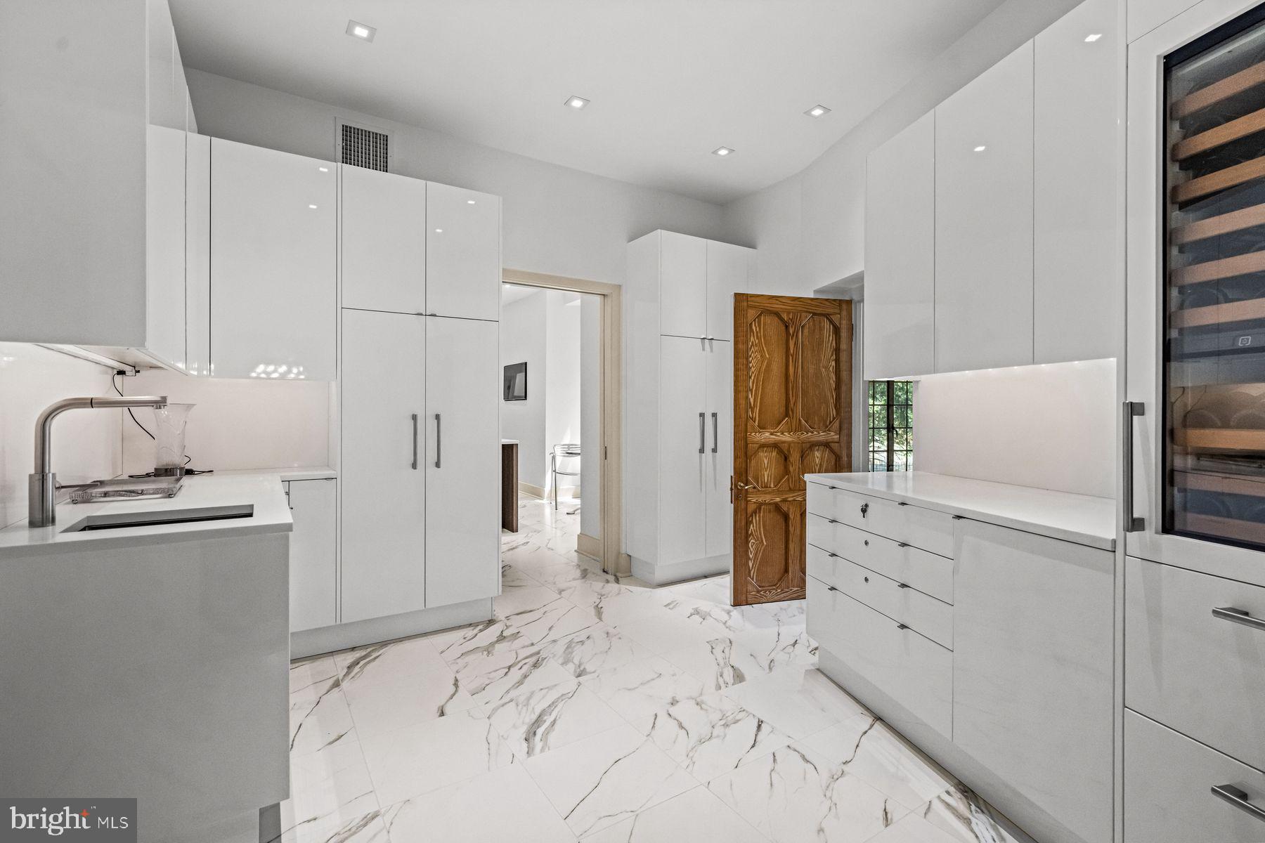 RAVENSCLIFF - Residential