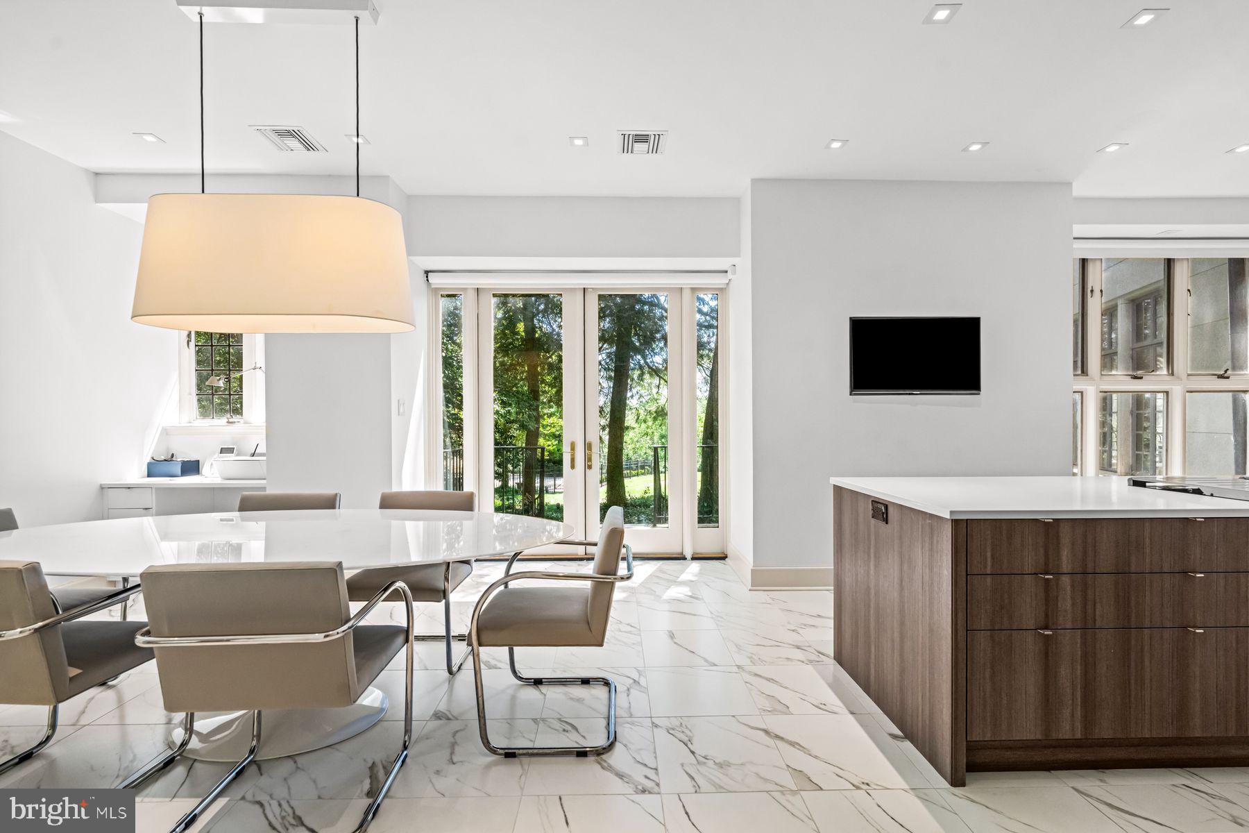 RAVENSCLIFF - Residential
