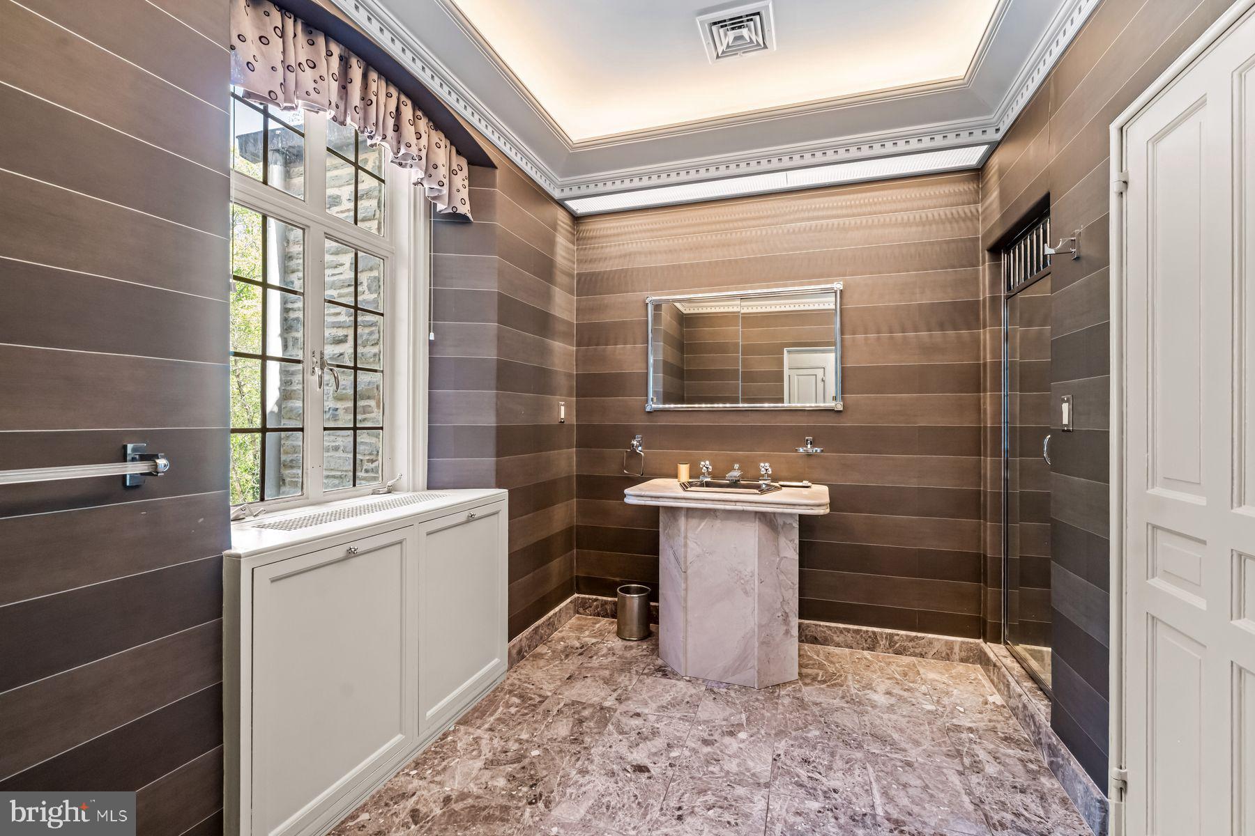 RAVENSCLIFF - Residential