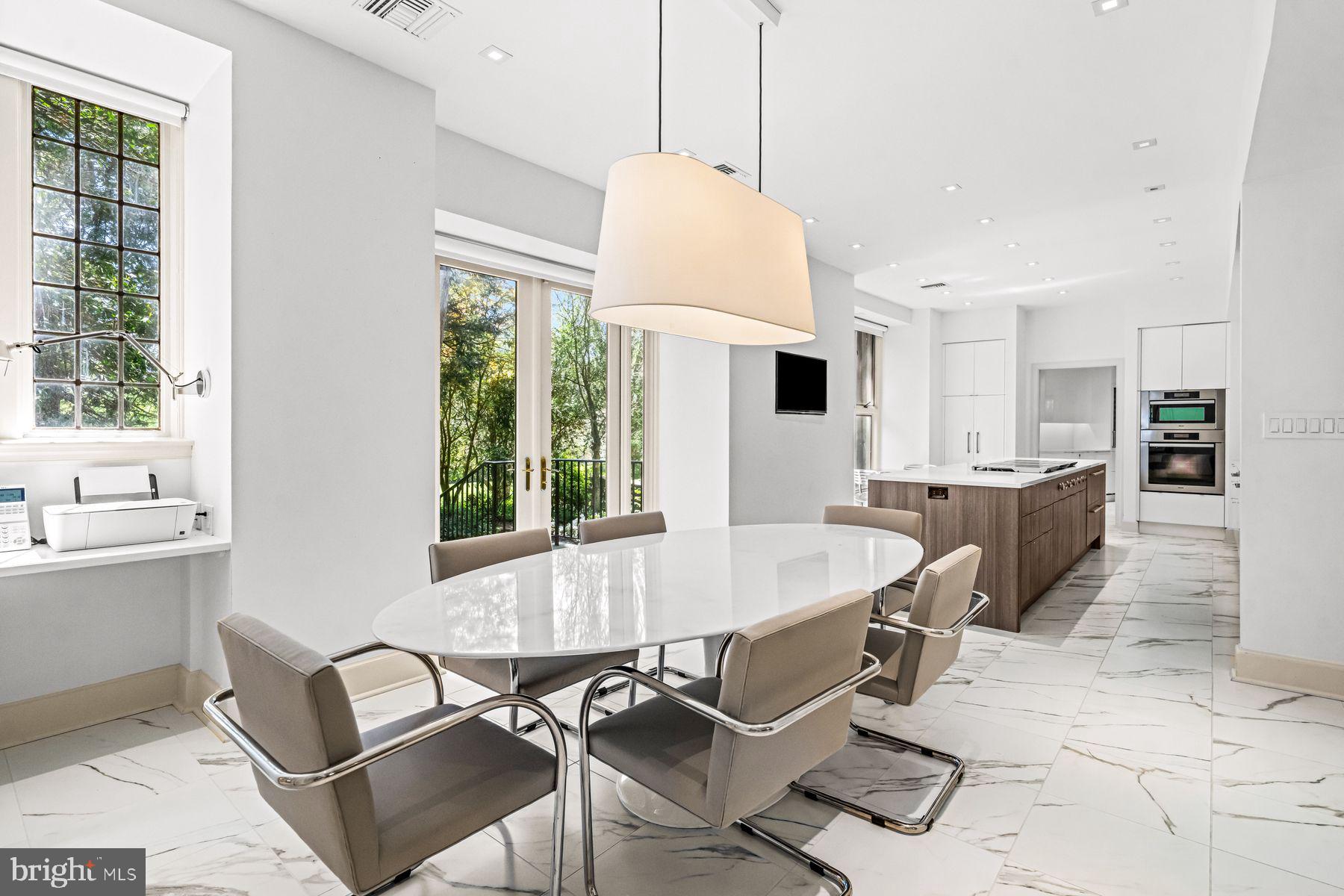 RAVENSCLIFF - Residential