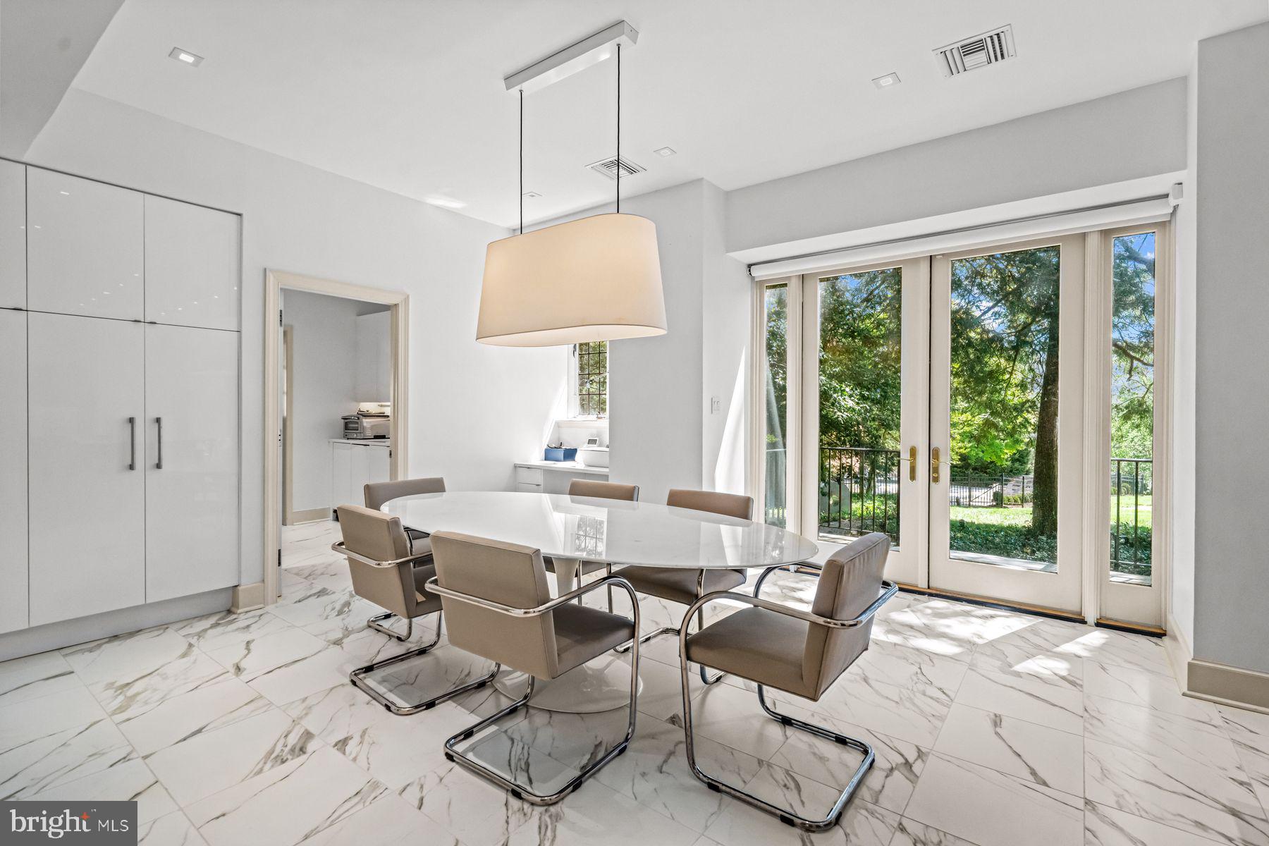 RAVENSCLIFF - Residential