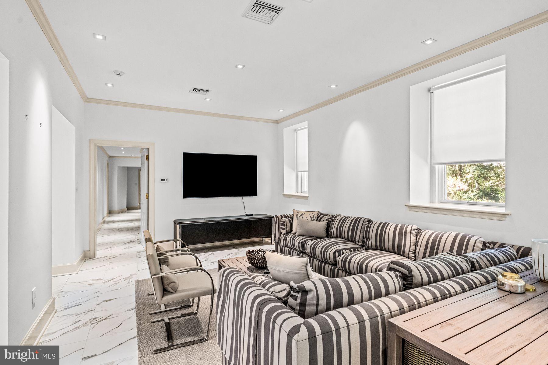 RAVENSCLIFF - Residential
