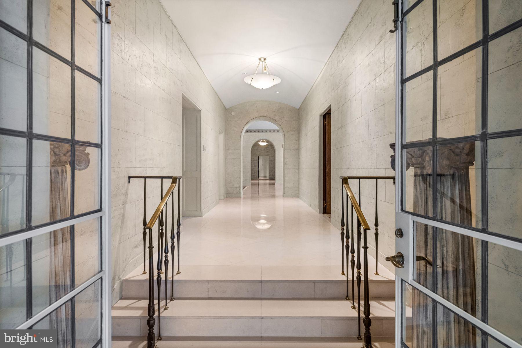 RAVENSCLIFF - Residential