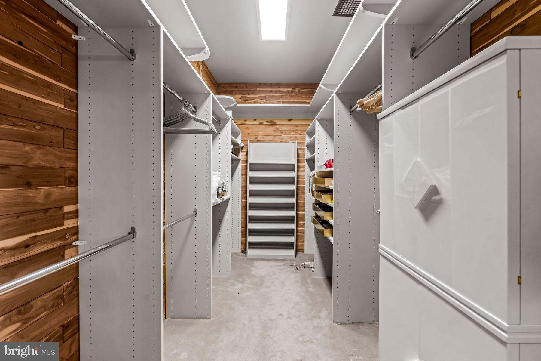 RAVENSCLIFF - Residential
