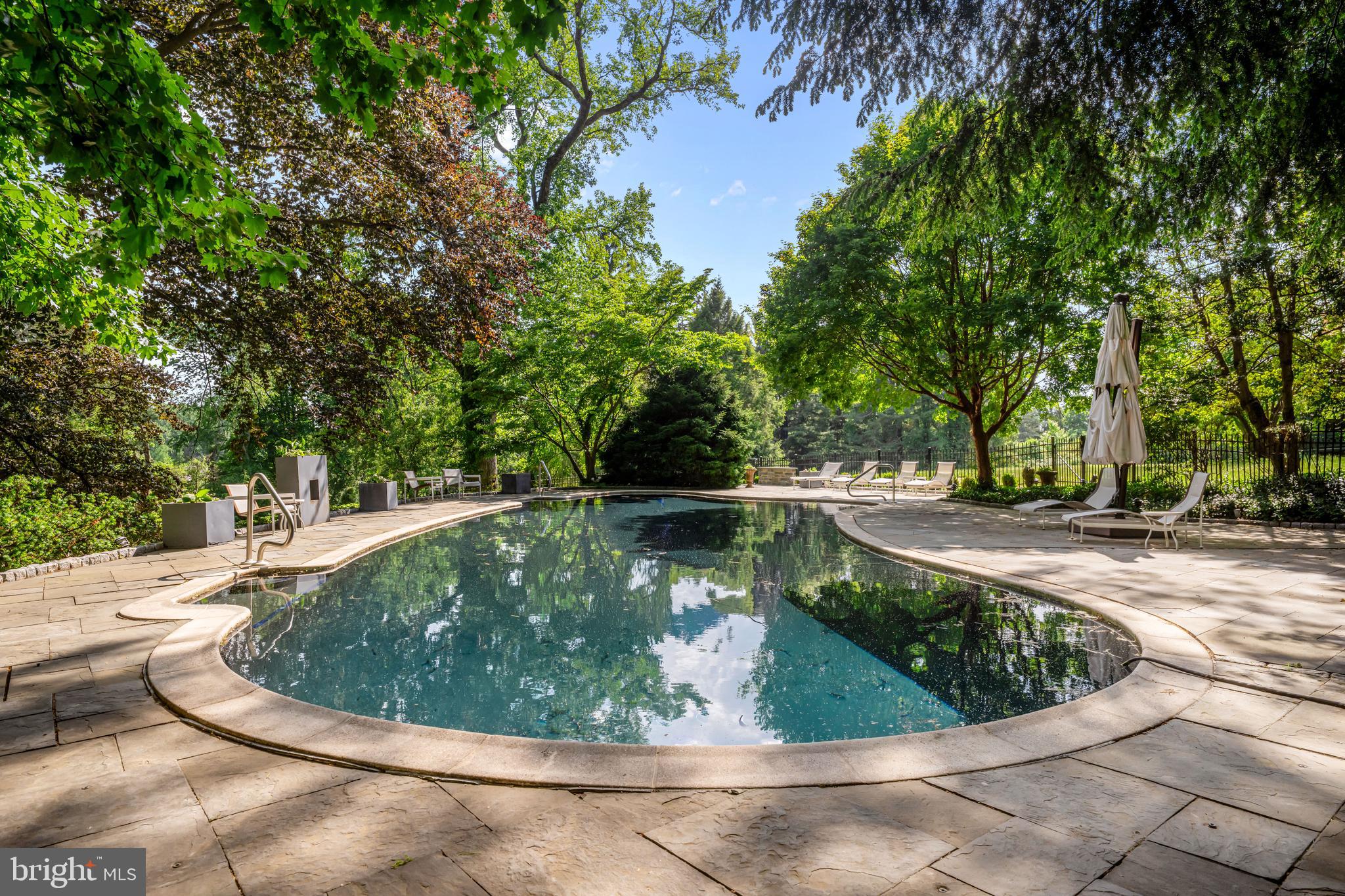 RAVENSCLIFF - Residential