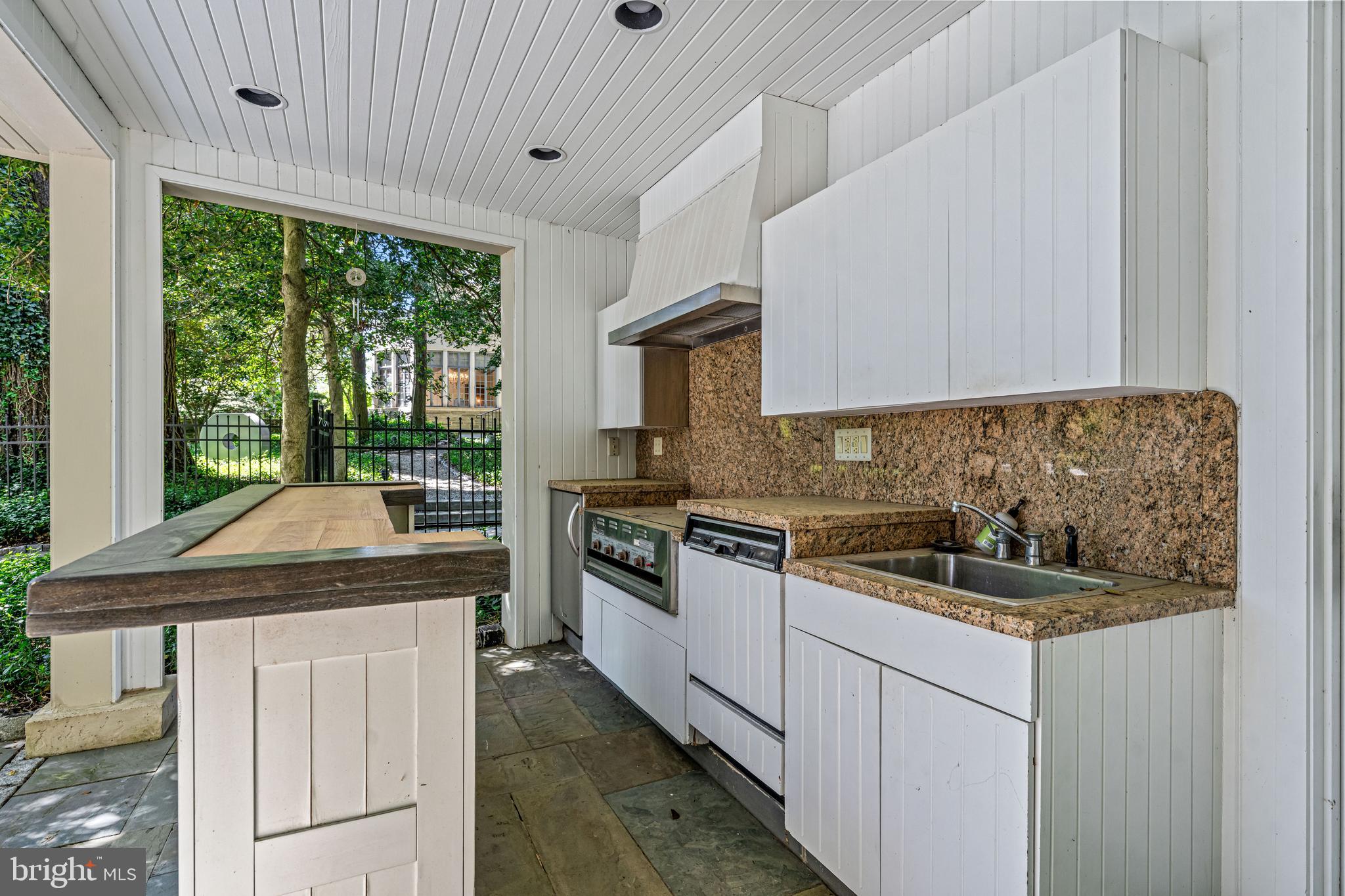 RAVENSCLIFF - Residential