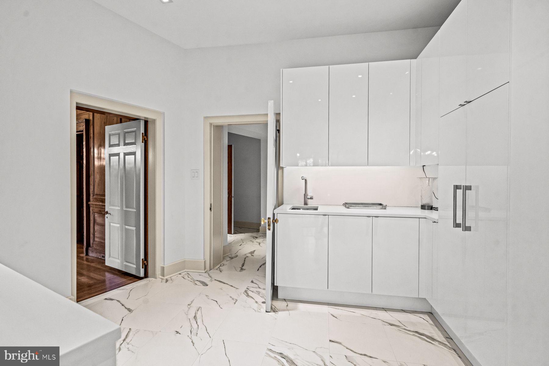 RAVENSCLIFF - Residential