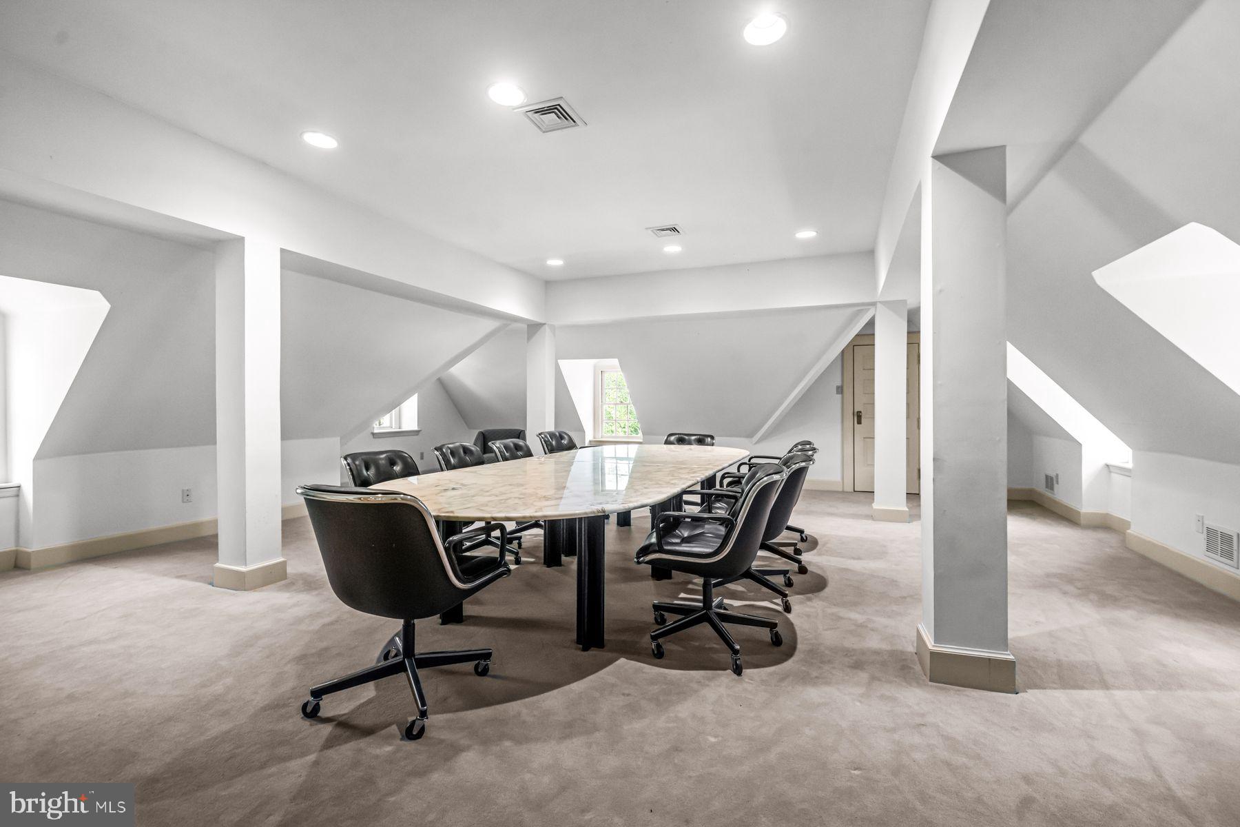 RAVENSCLIFF - Residential