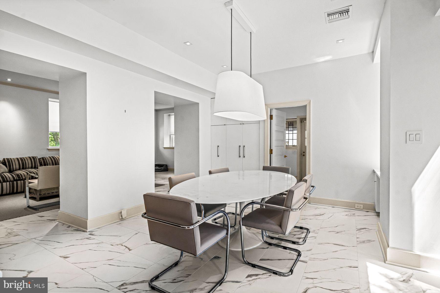 RAVENSCLIFF - Residential