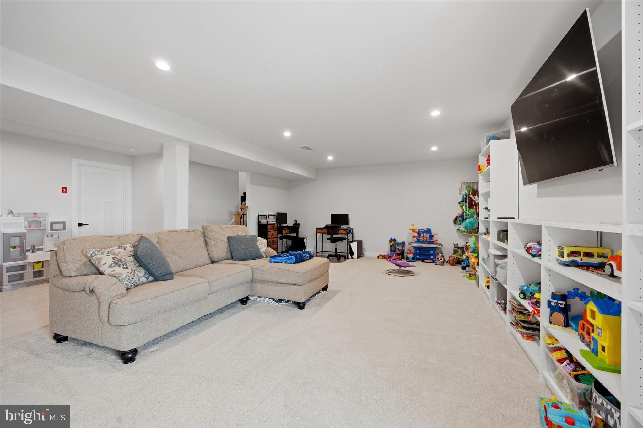 CHESTNUT RIDGE - Residential