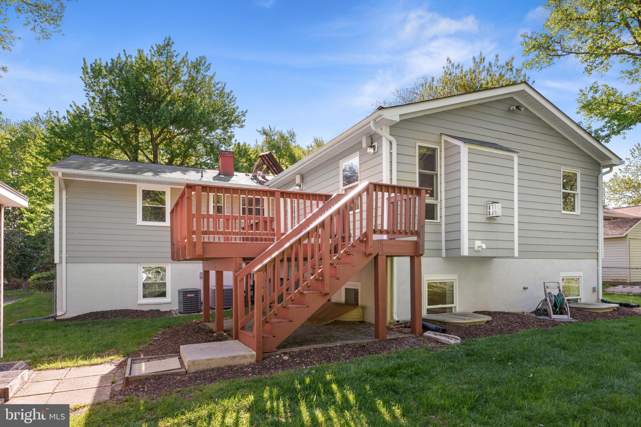 FAIRFAX HOMES - Residential