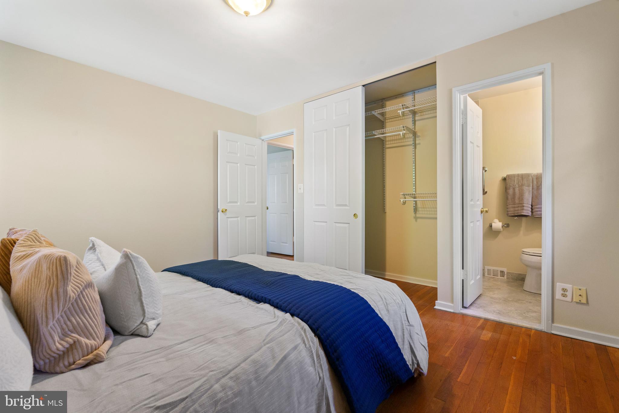 FAIRFAX HOMES - Residential