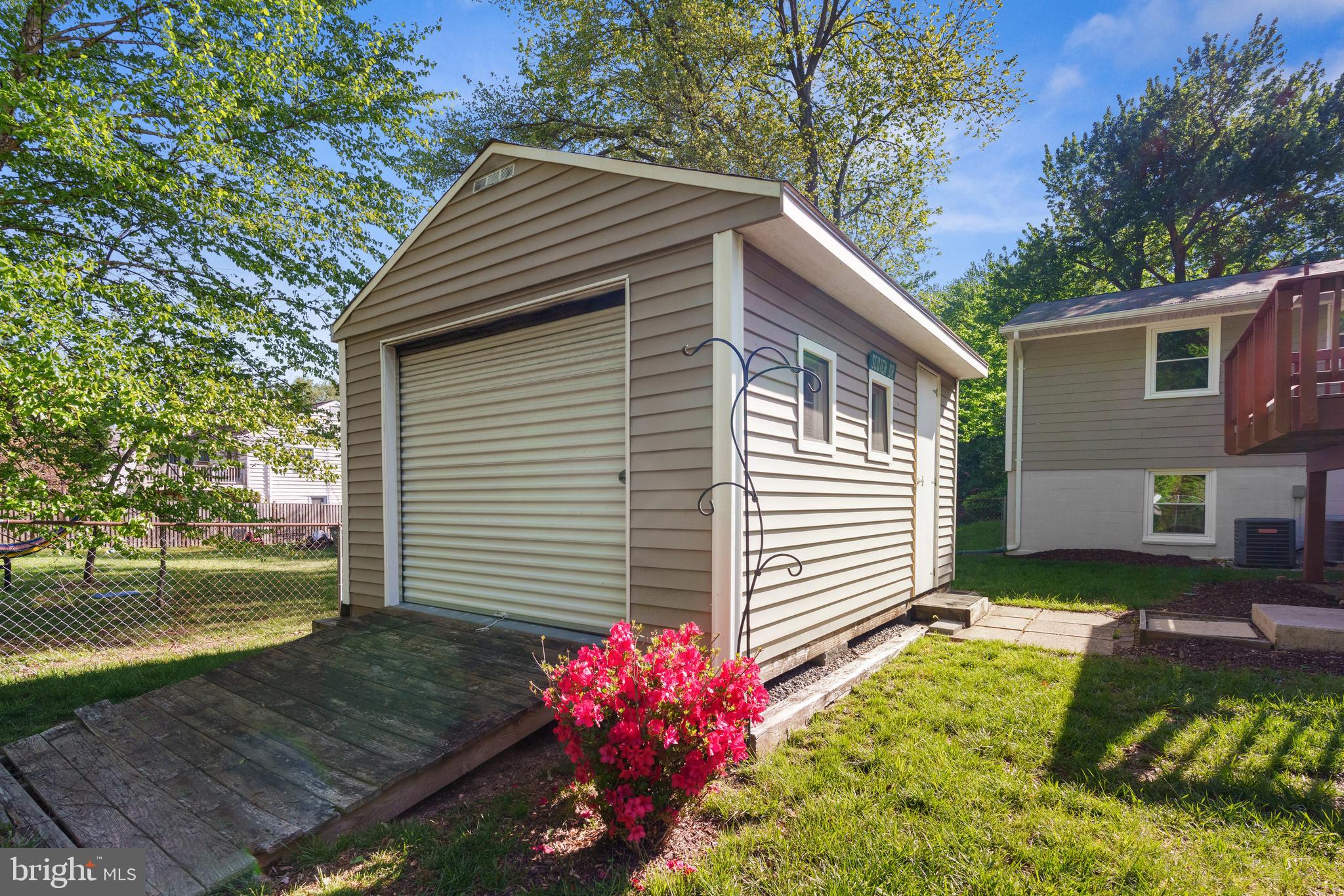 FAIRFAX HOMES - Residential