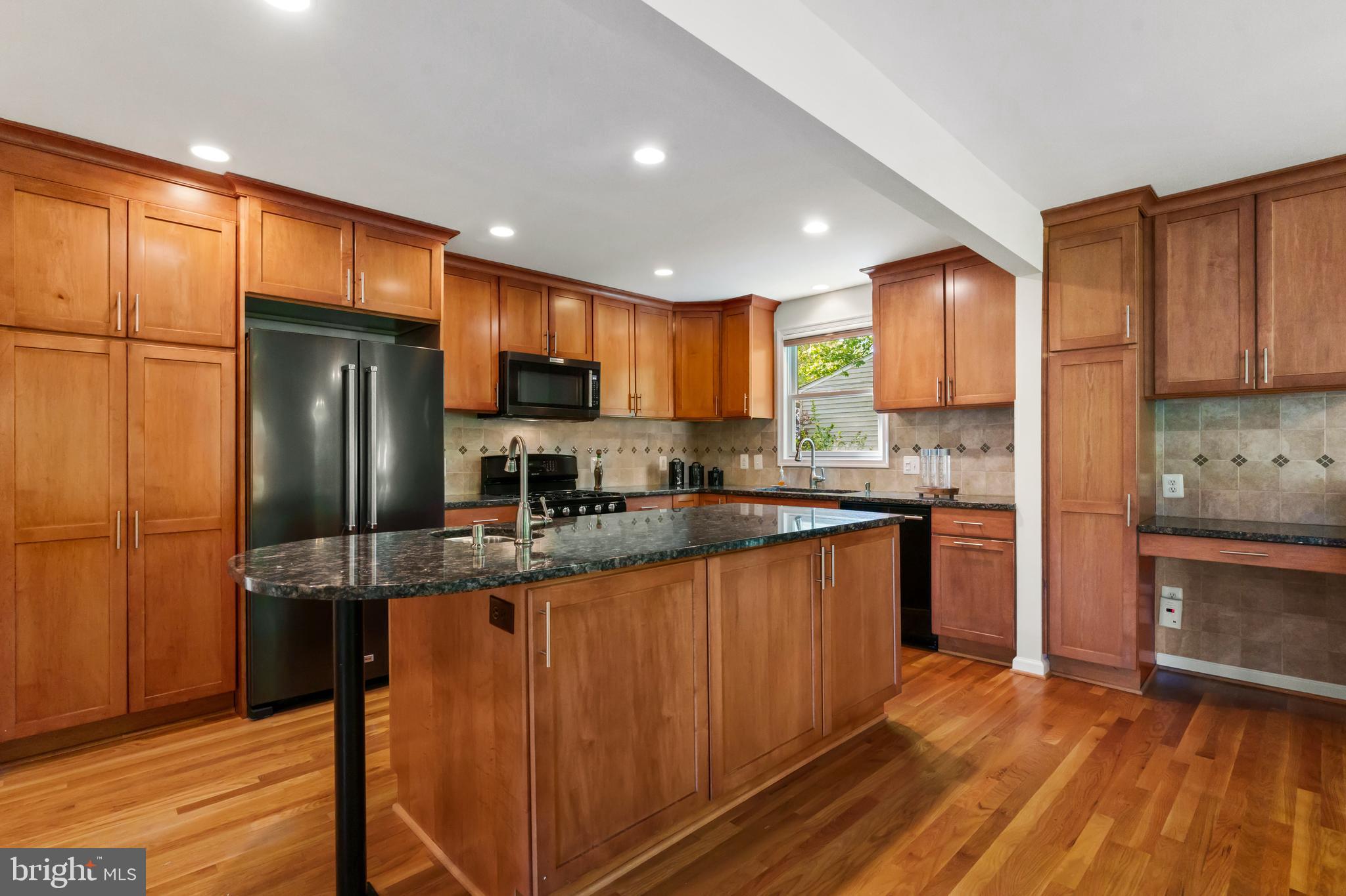 FAIRFAX HOMES - Residential