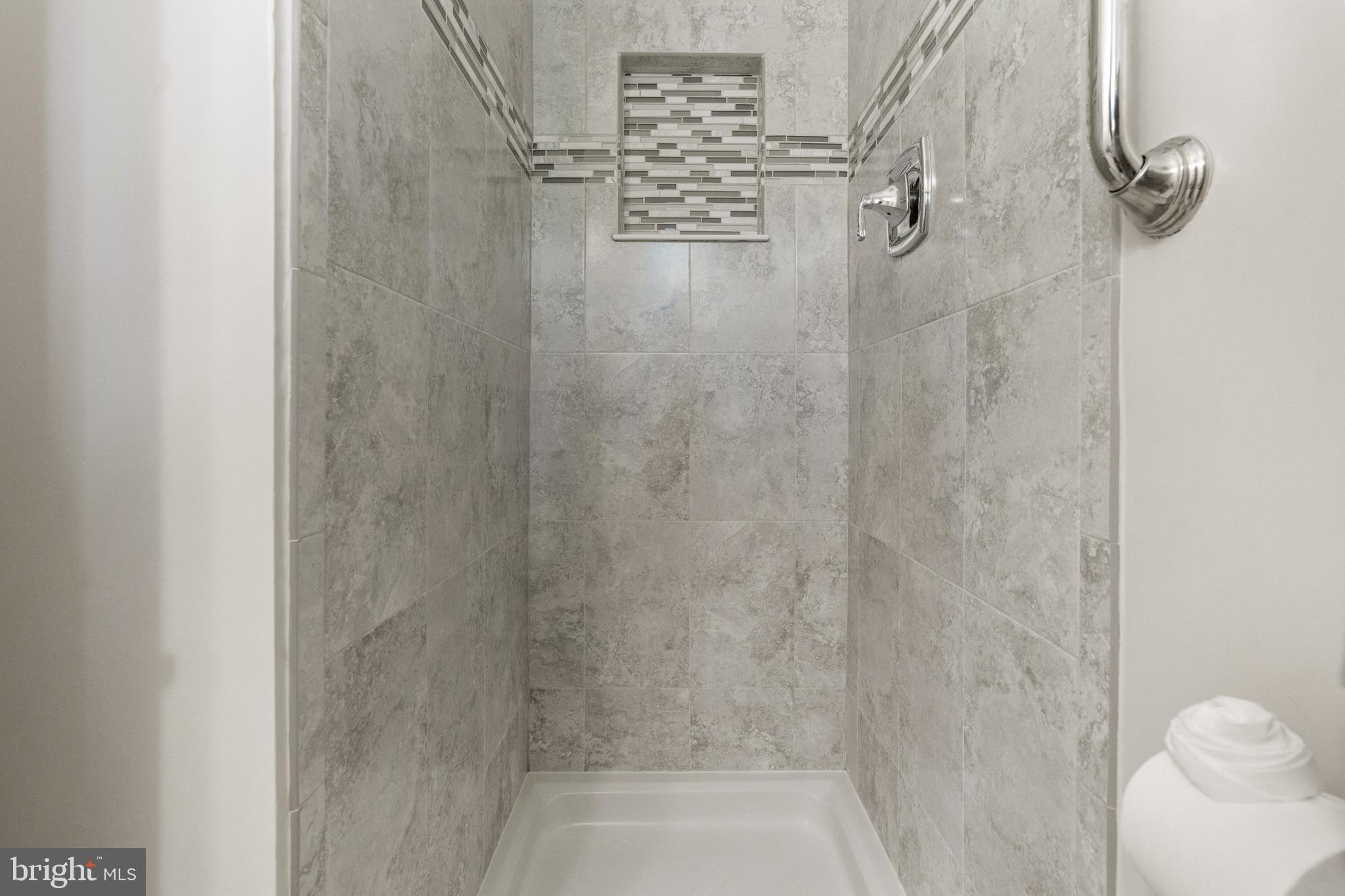 FAIRFAX HOMES - Residential