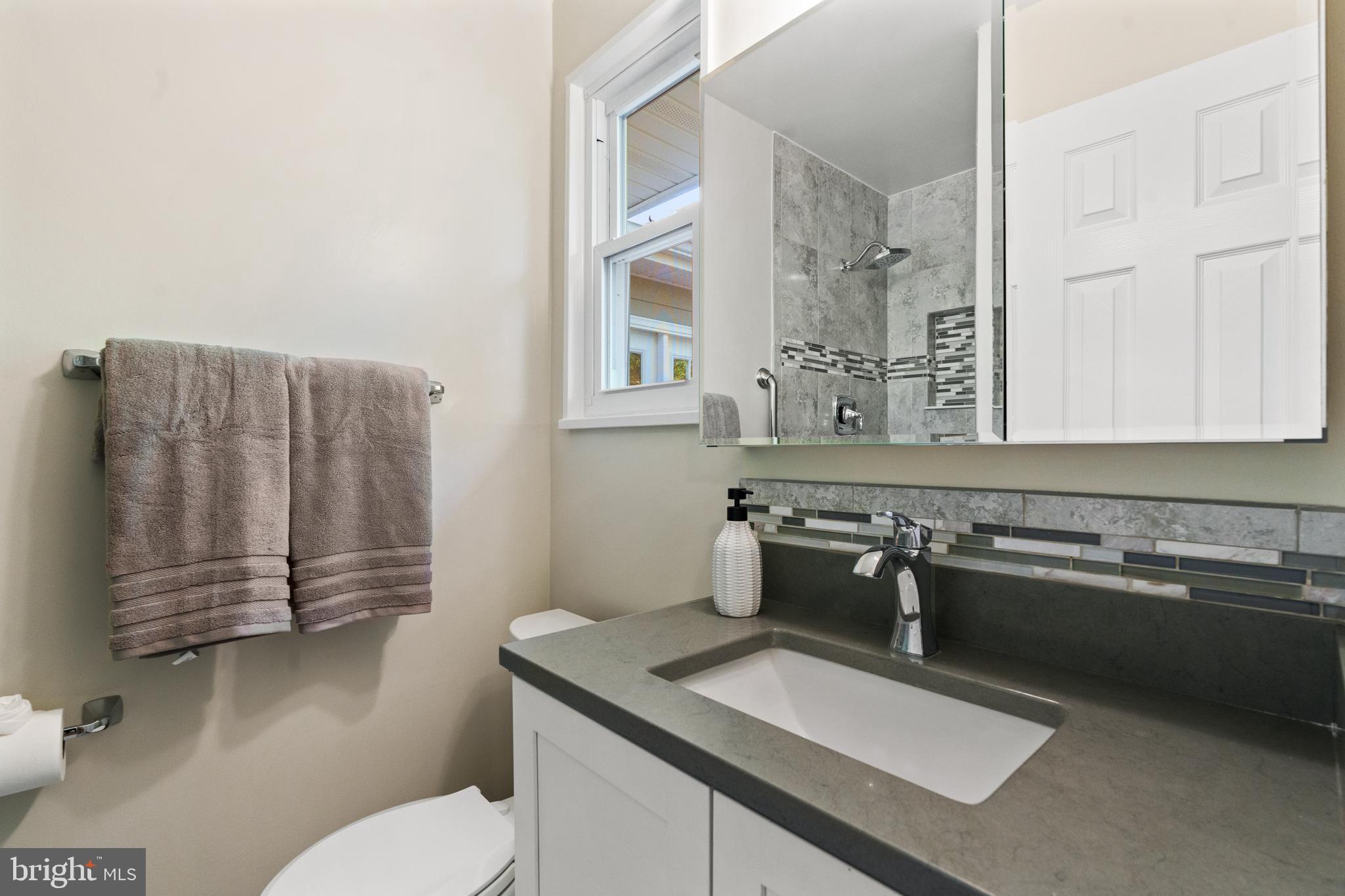 FAIRFAX HOMES - Residential