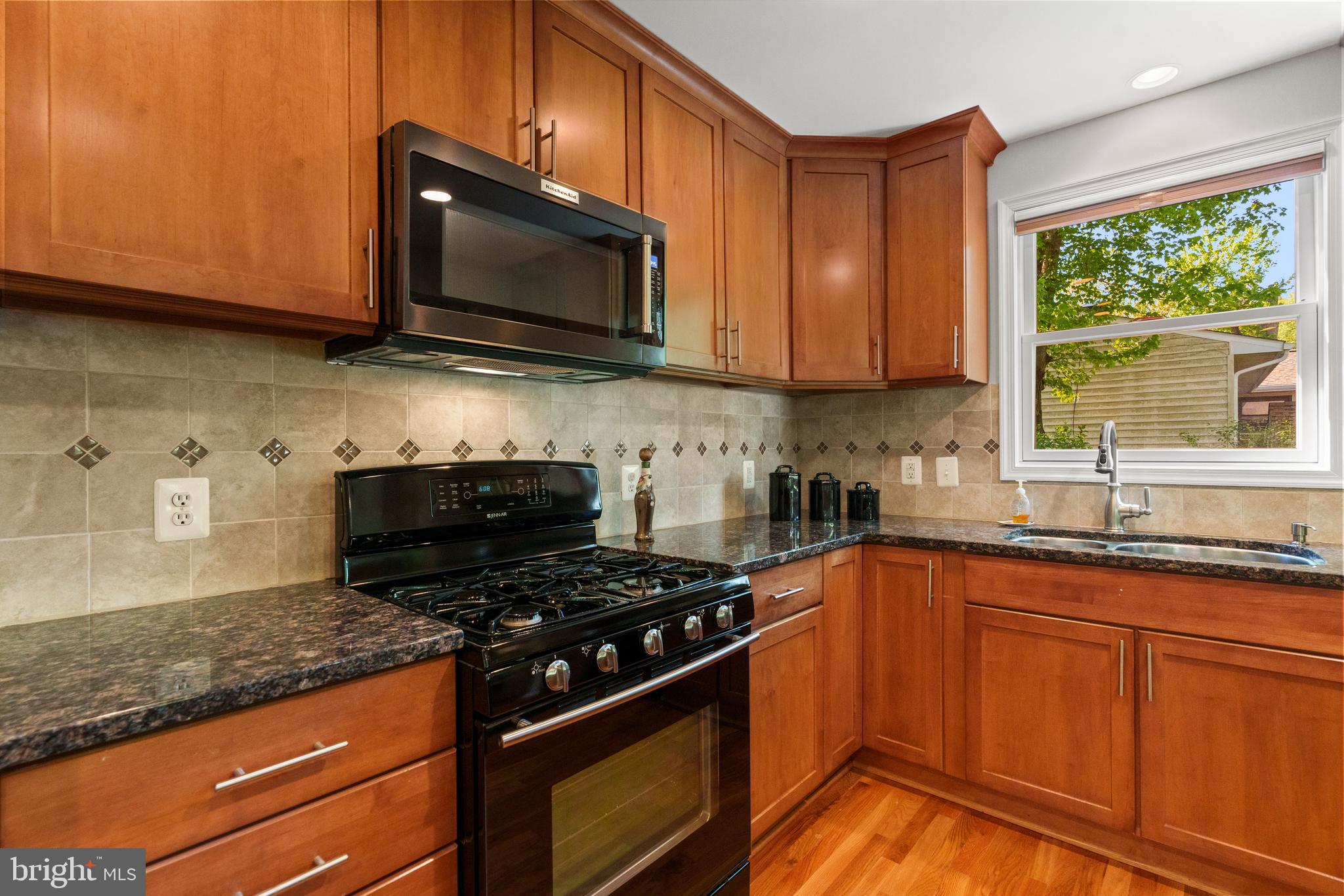 FAIRFAX HOMES - Residential