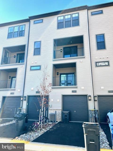 METRO WALK AT MOOREFIELD STATION - Residential Lease