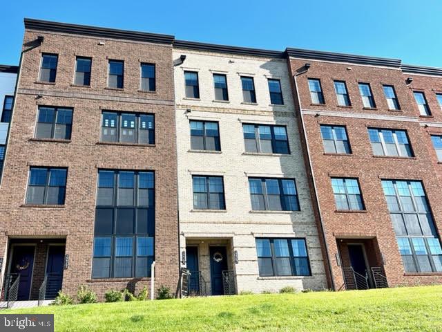 METRO WALK AT MOOREFIELD STATION - Residential Lease