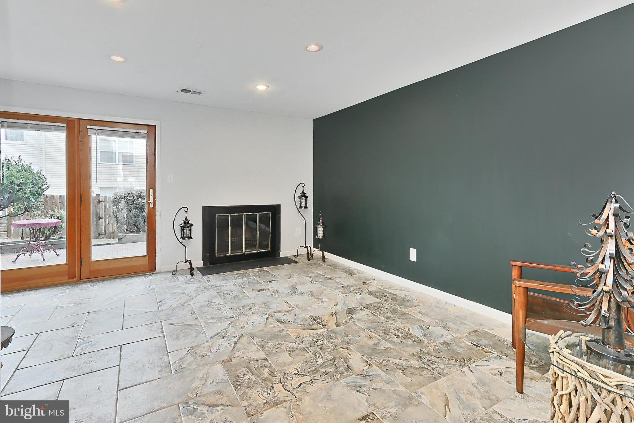 GLEN COVE - Residential