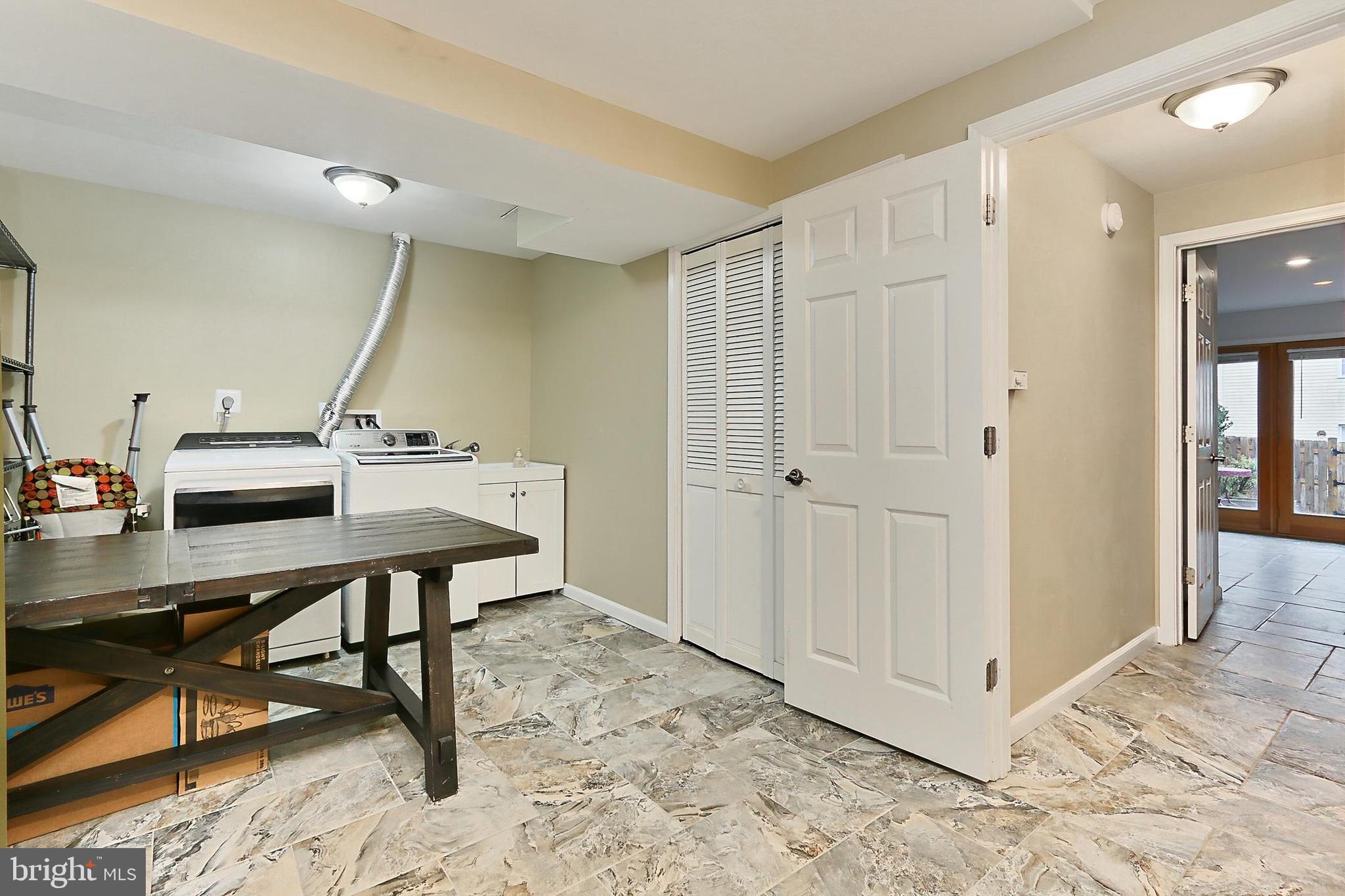 GLEN COVE - Residential