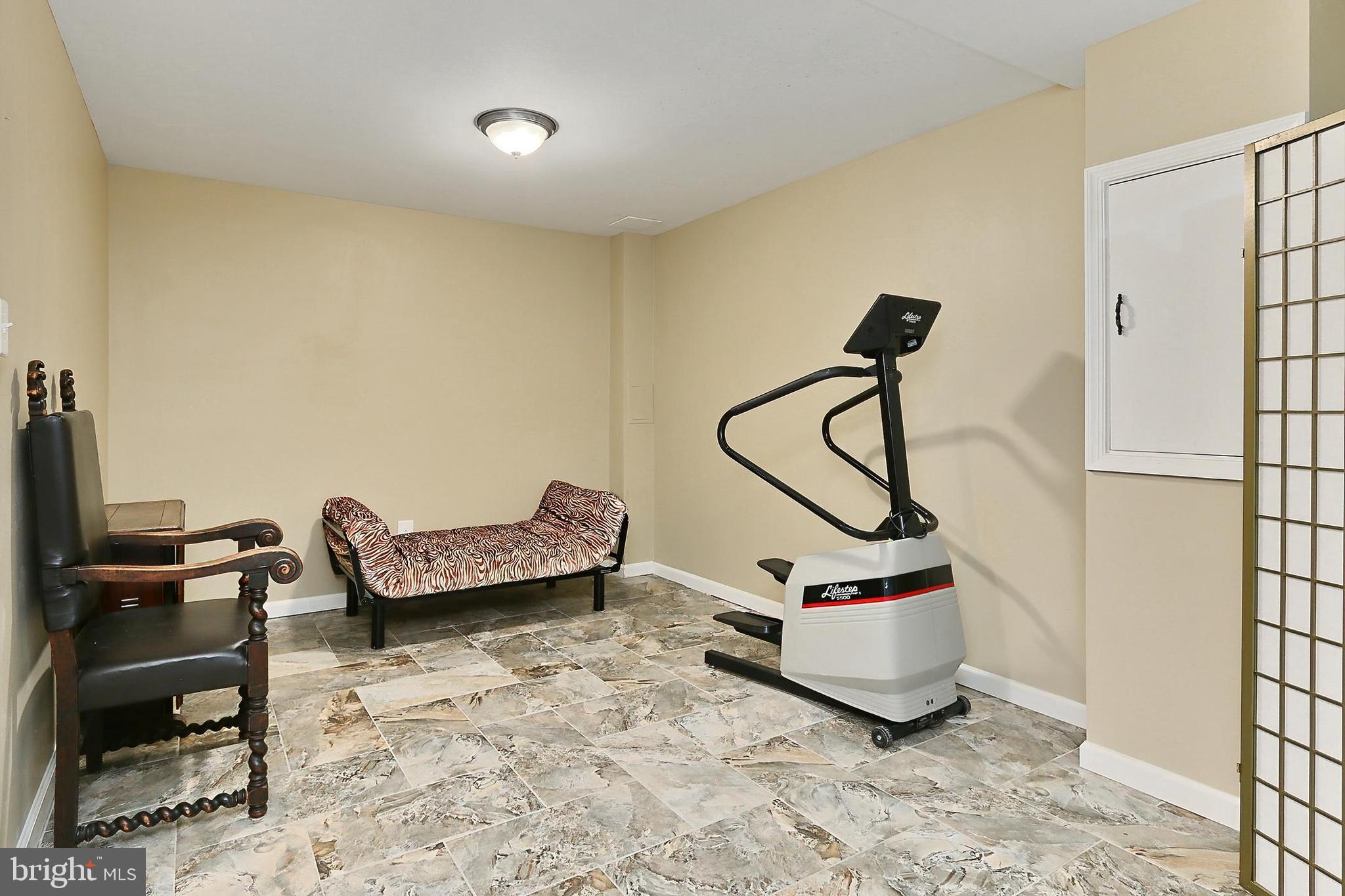 GLEN COVE - Residential