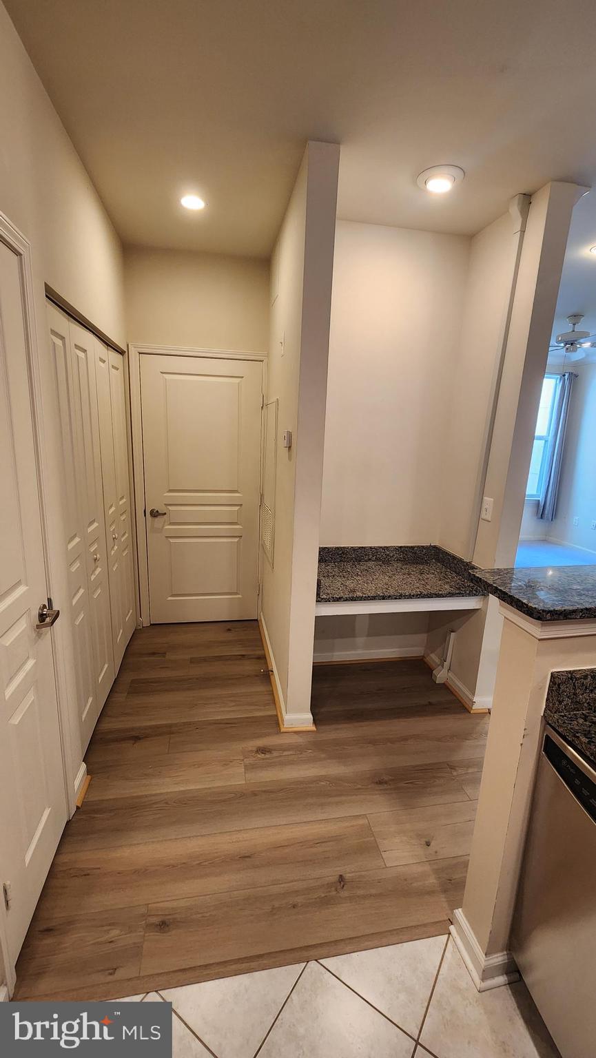 SAVOY AT RESTON TOWN CENTER - Residential Lease