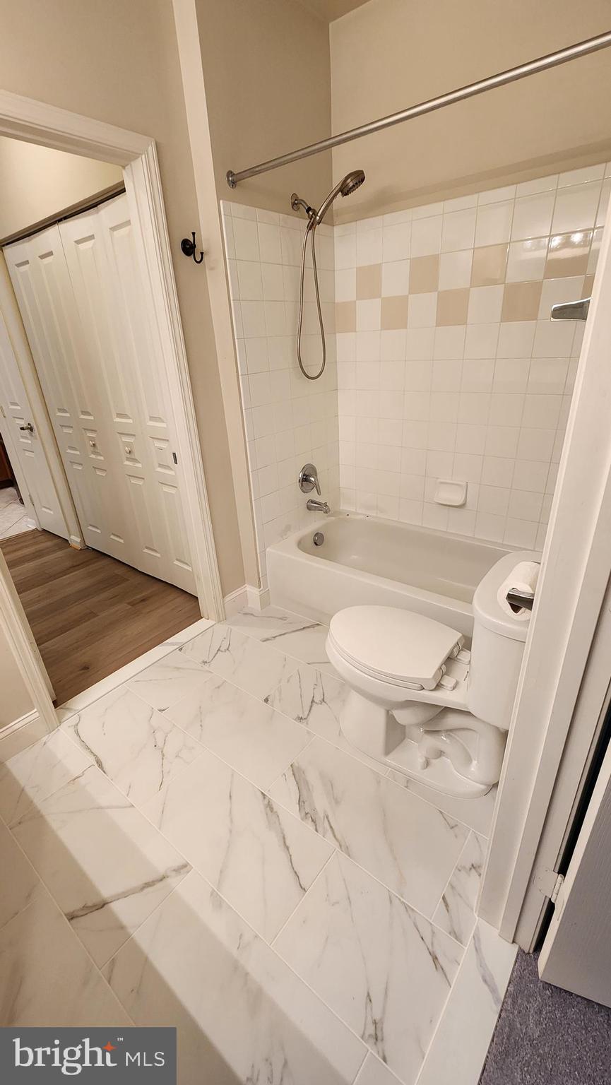 SAVOY AT RESTON TOWN CENTER - Residential Lease