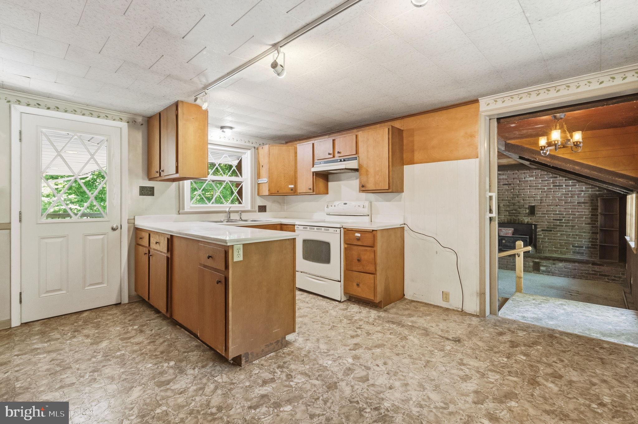 1701 BAHR ROAD