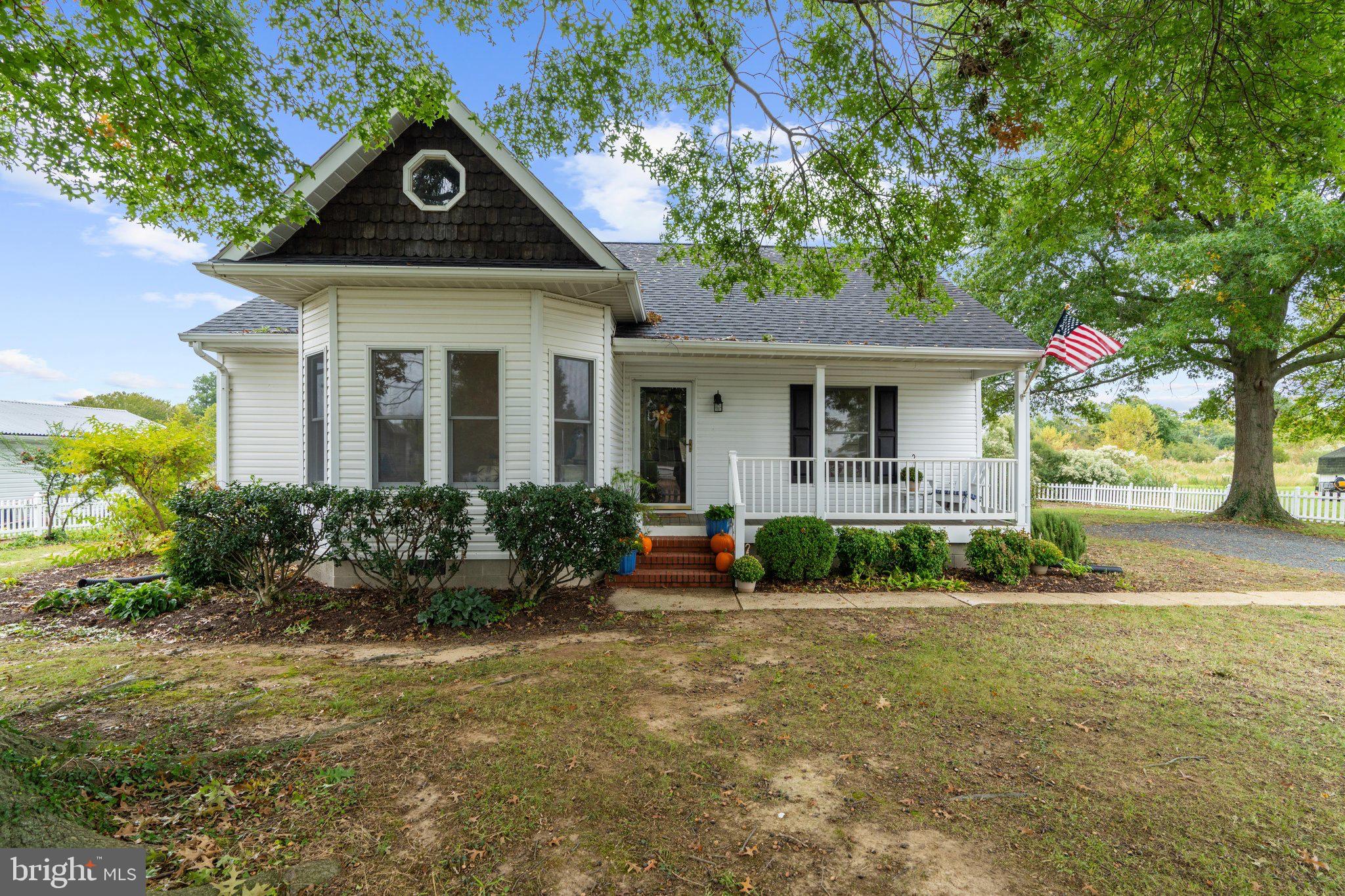 105 PIER STREET E