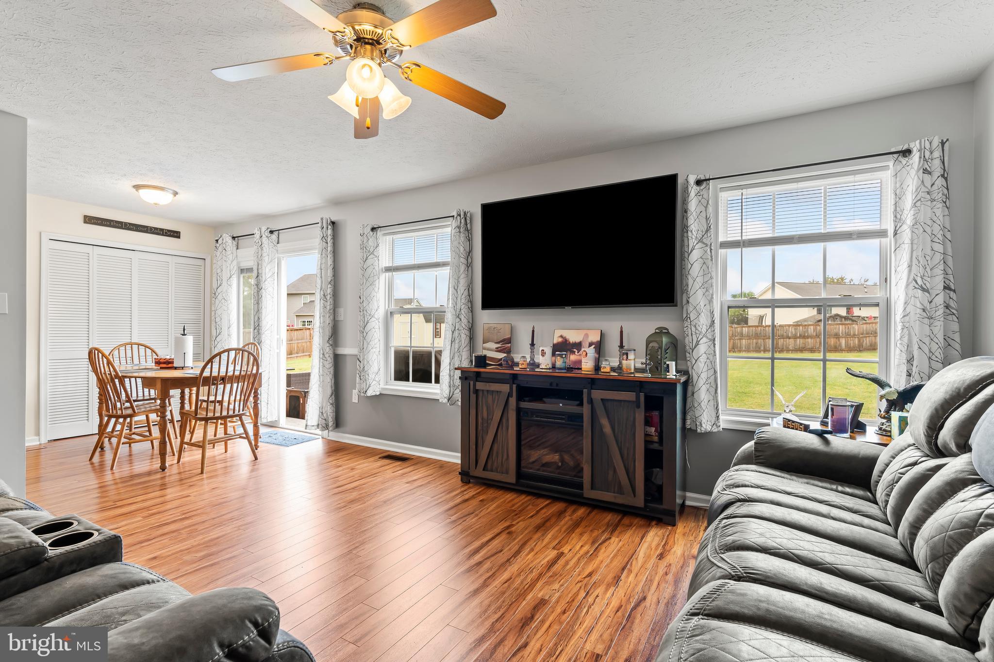 PINE GROVE ESTATES - Residential