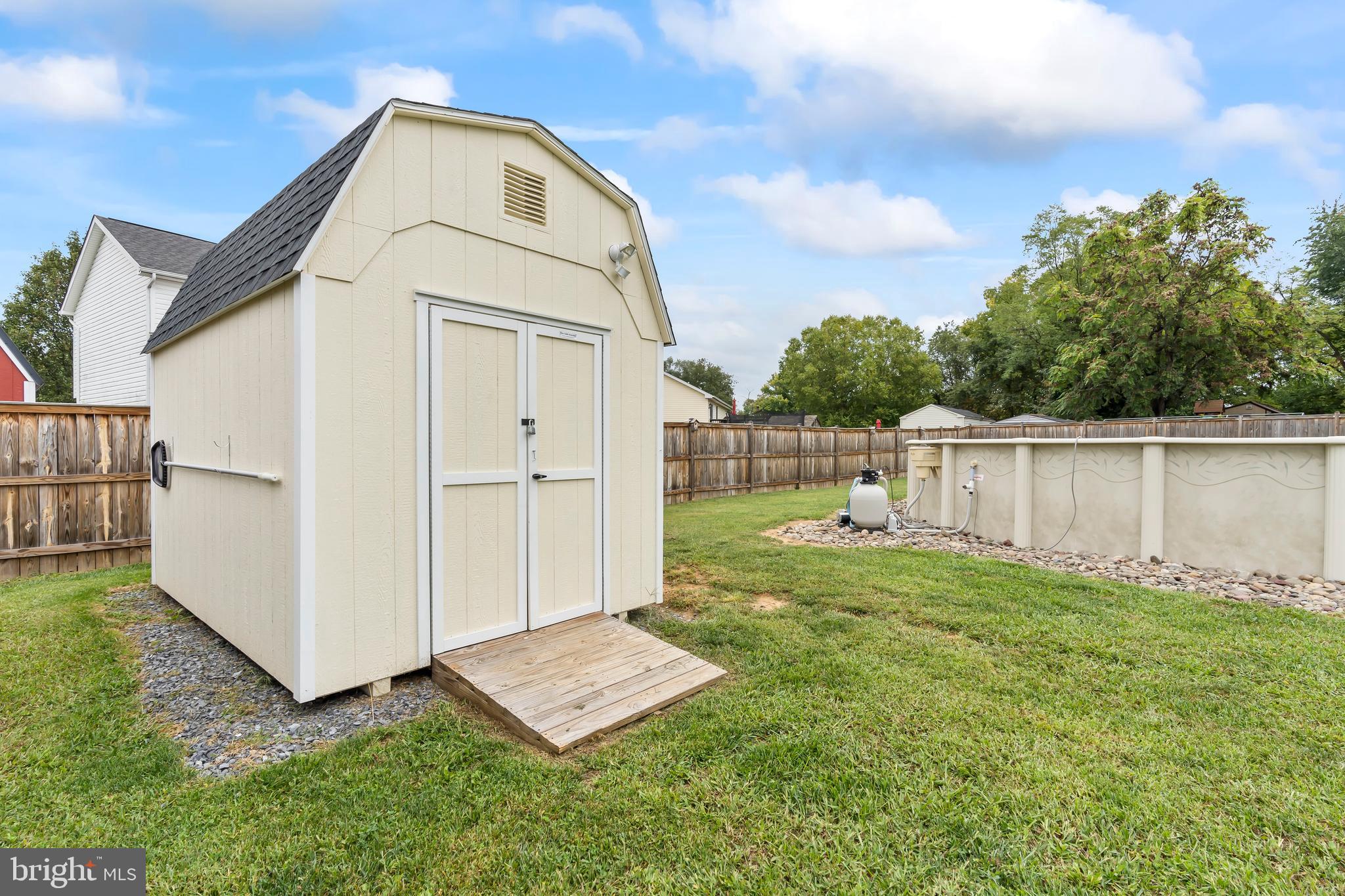 PINE GROVE ESTATES - Residential