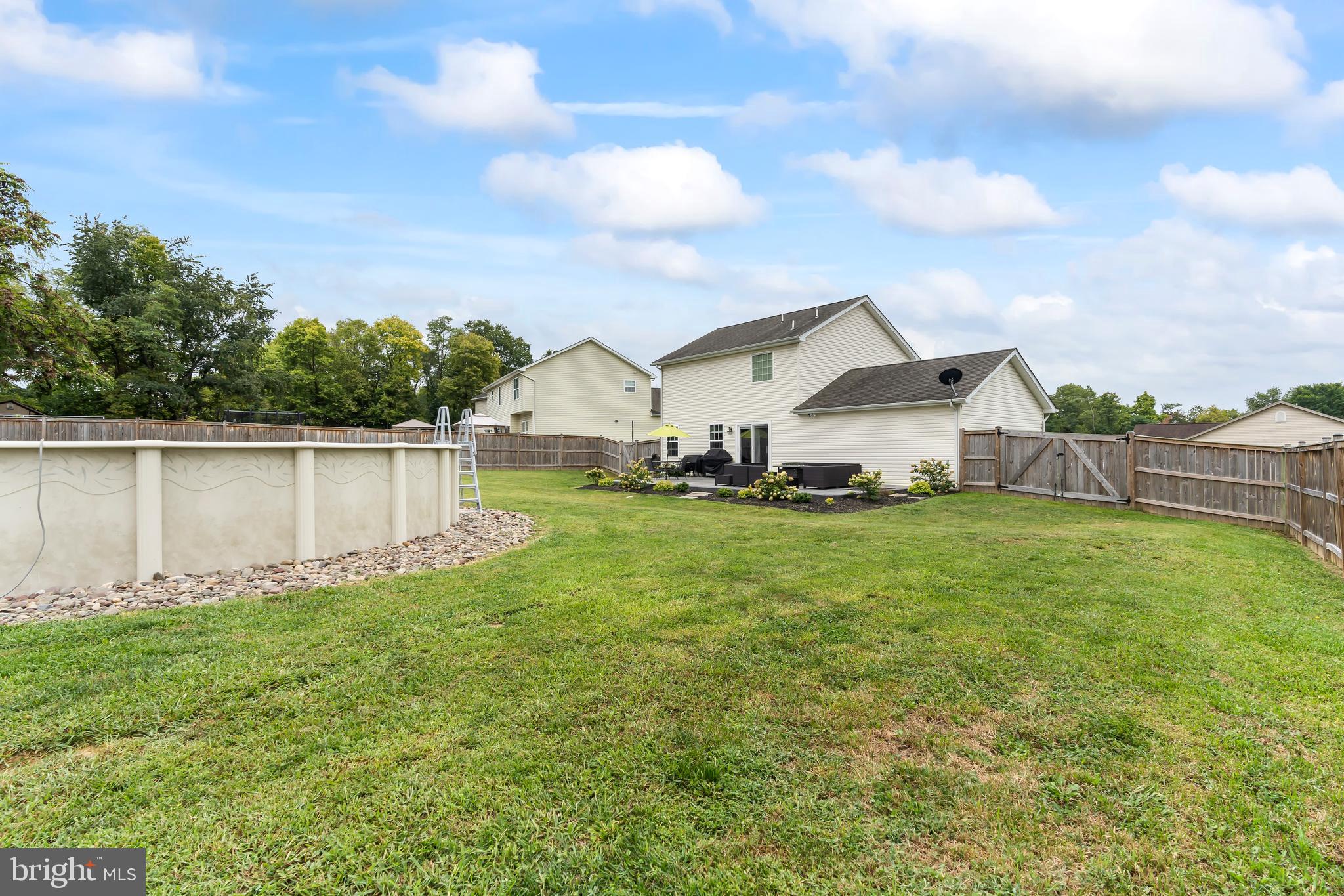 PINE GROVE ESTATES - Residential