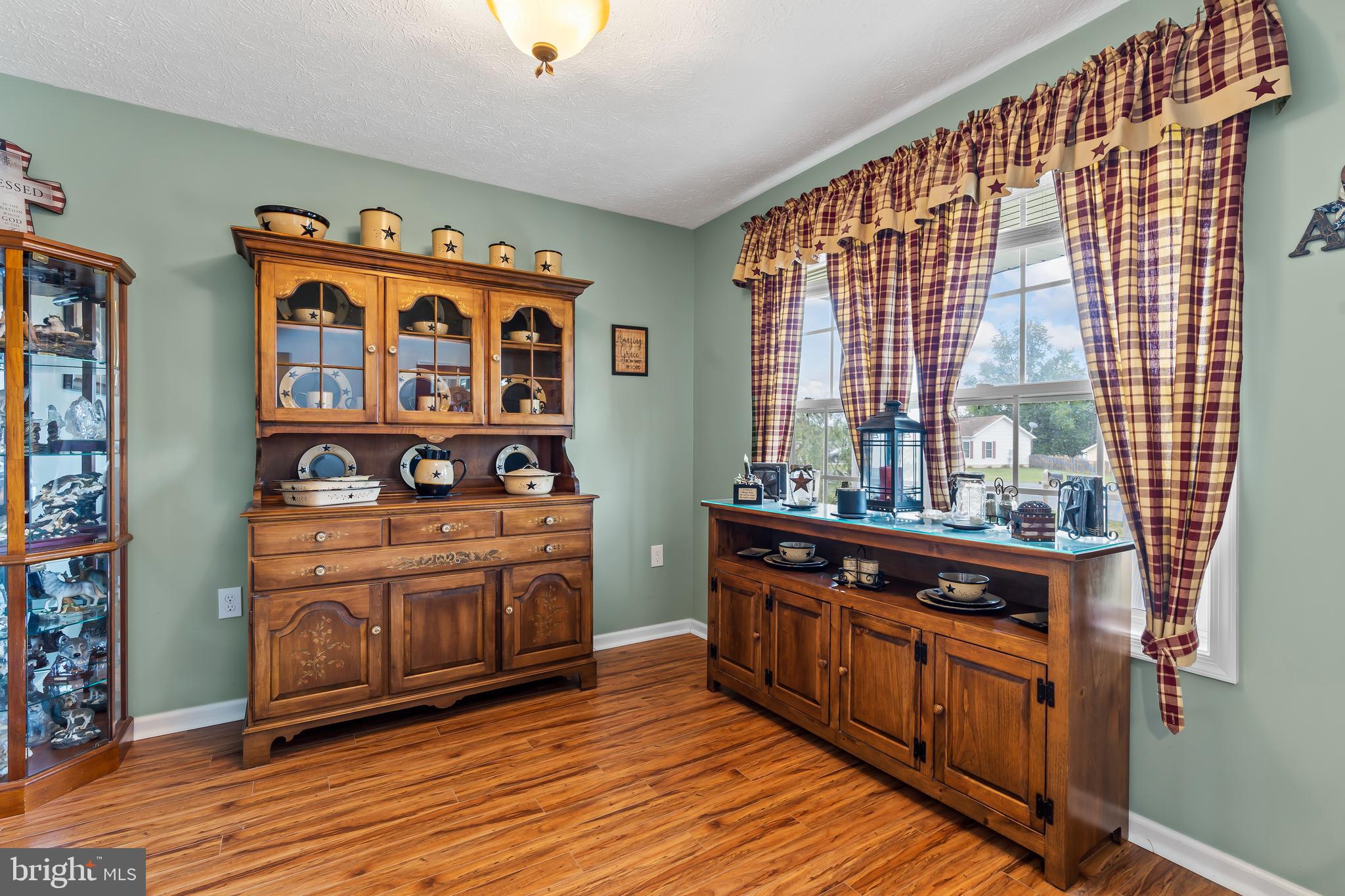 PINE GROVE ESTATES - Residential