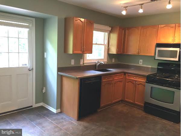 WOODSTONE - Residential Lease