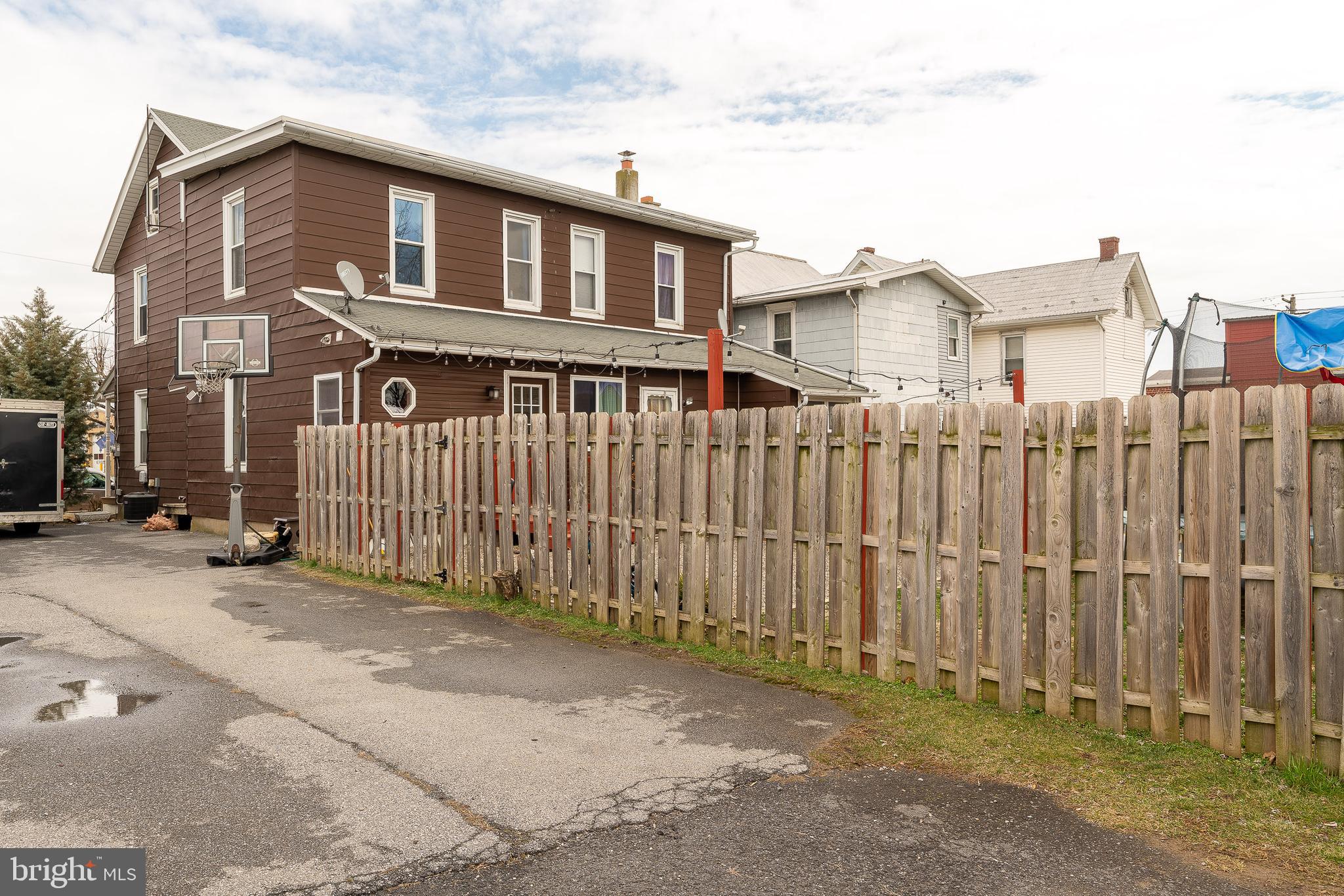 NEW HOLLAND BOROUGH - Residential