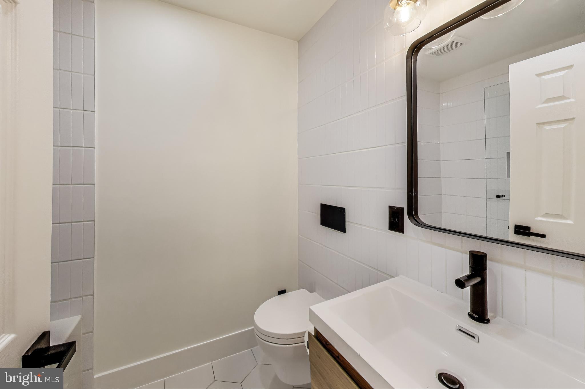 NEWPORT HILLS - Residential Lease