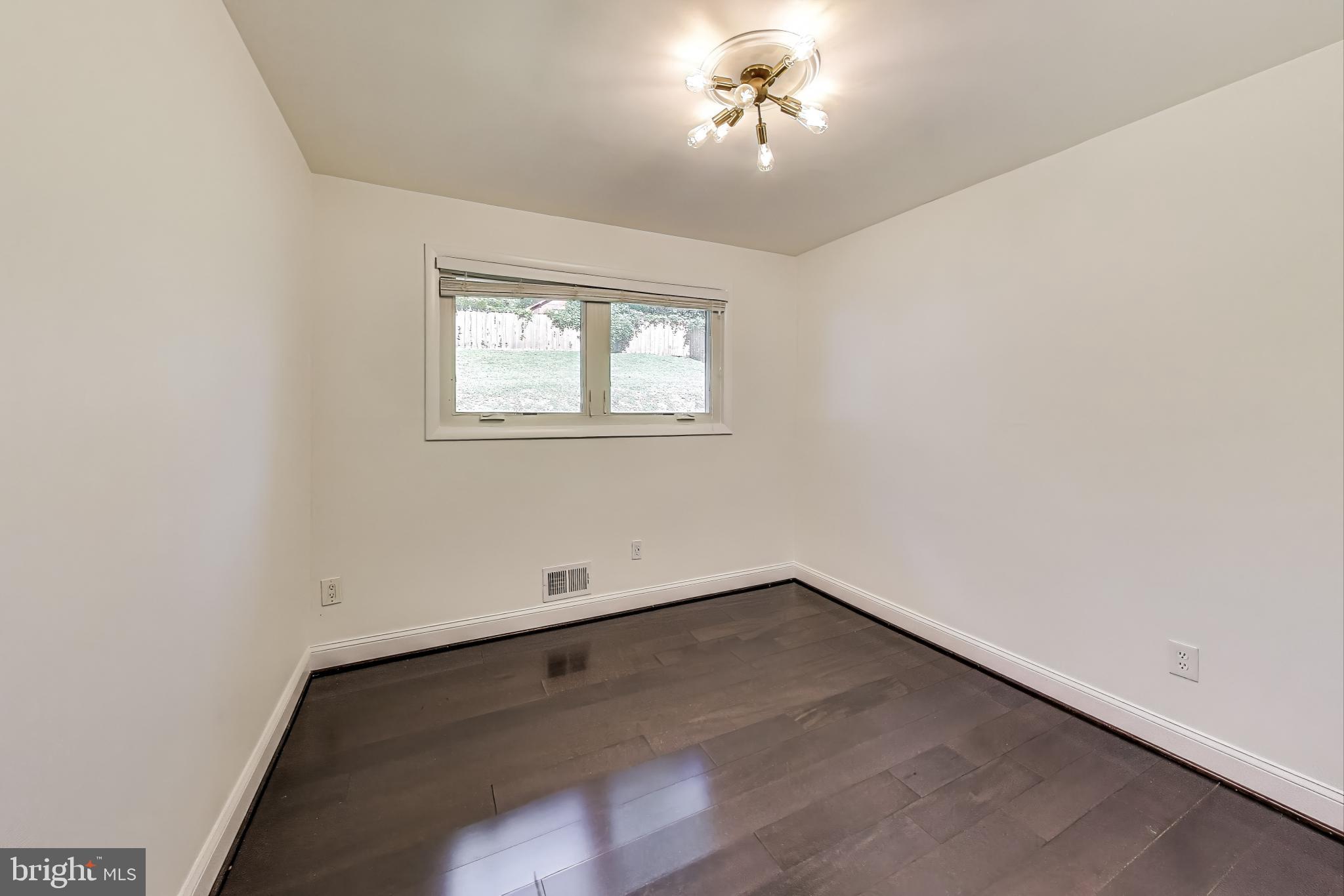 NEWPORT HILLS - Residential Lease