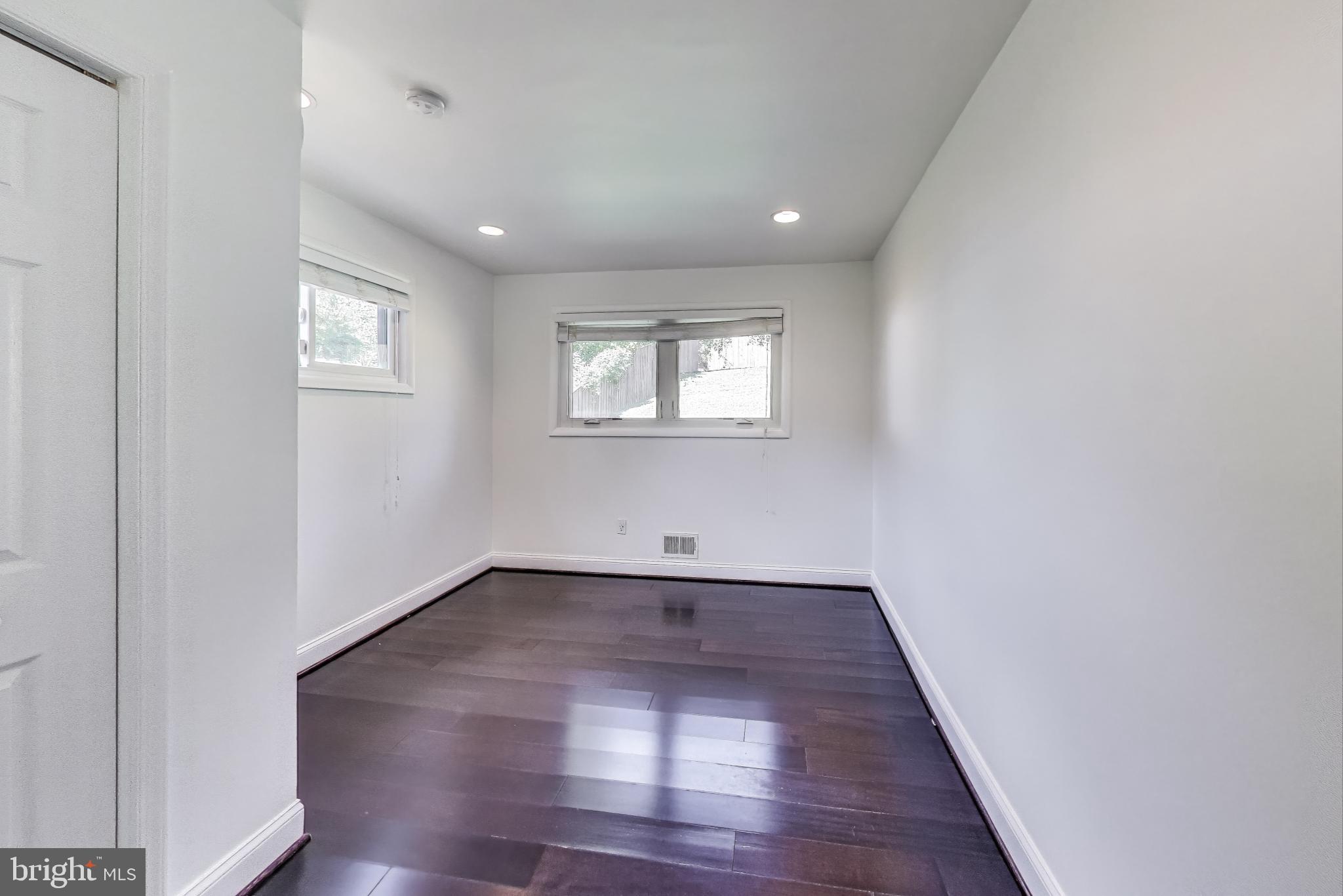 NEWPORT HILLS - Residential Lease